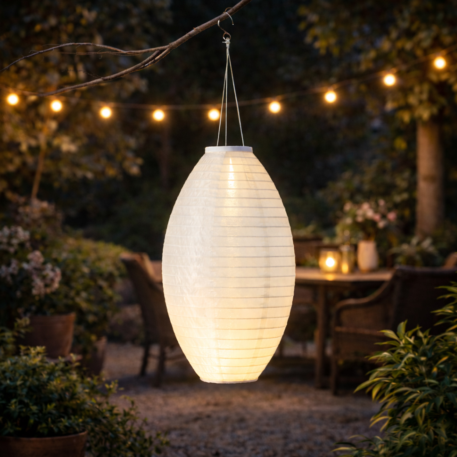 LED Solar Lampion oval - warmweiße LED - H: 33cm - D: 22cm - Lichtsensor - weiß