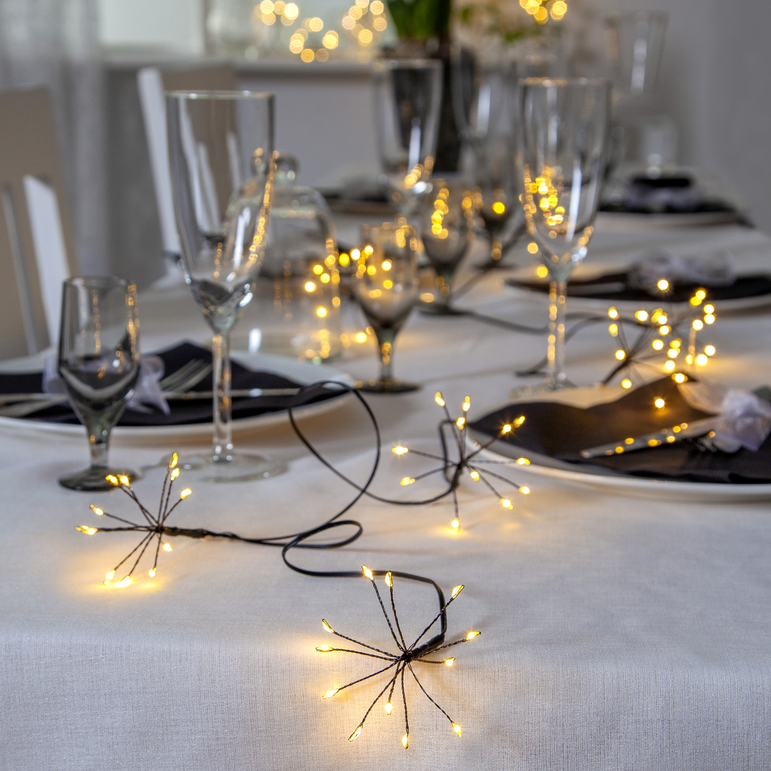 LED Lichterkette Dew Drop Flower - 96 LED Tautropfen - 8 Blüten - L:2,10m - Timer - Batterie - Außen