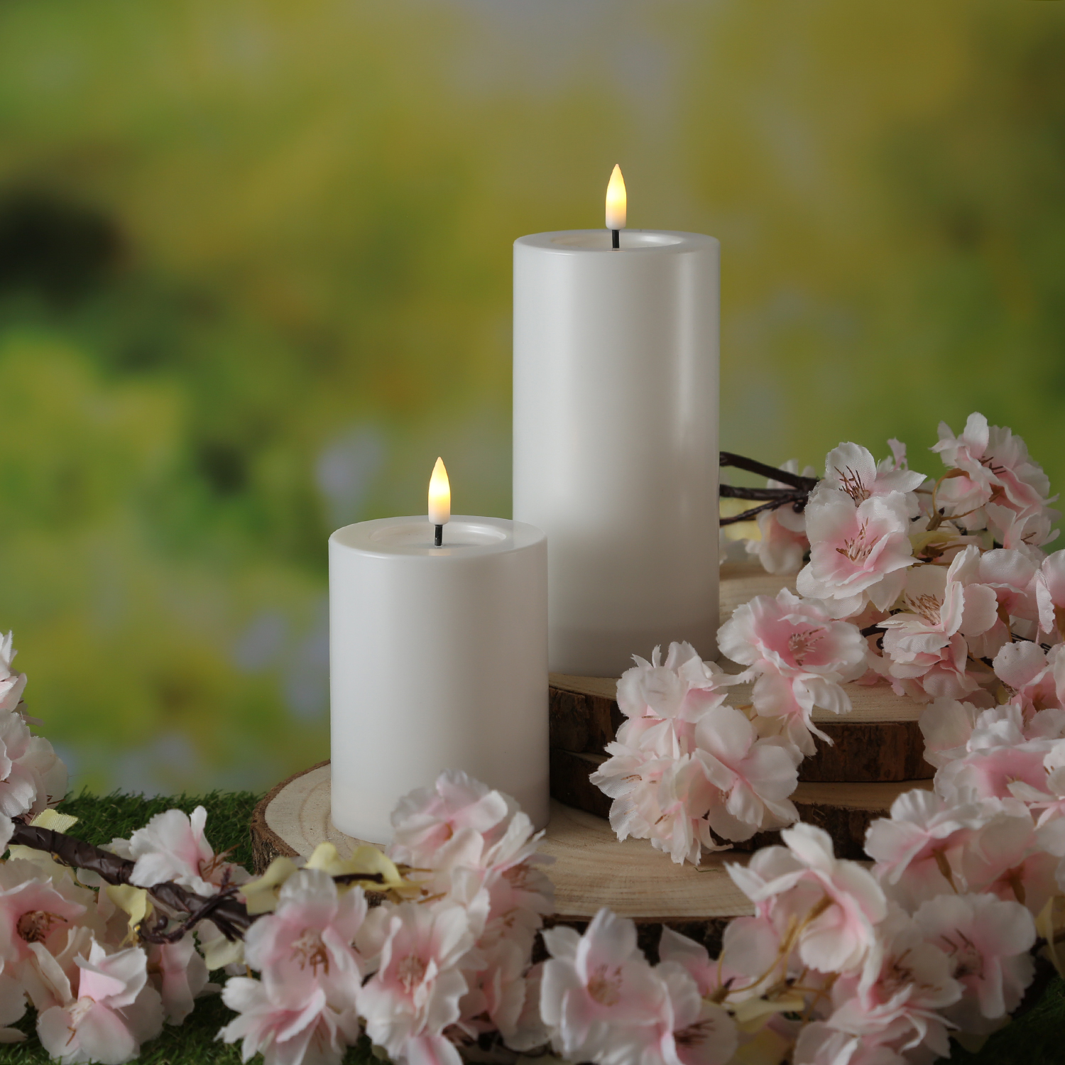 LED Solar Kerze - Outdoorkerze - H: 12,5cm, D: 7,5cm - Dämmerungssensor - für Außen - weiß