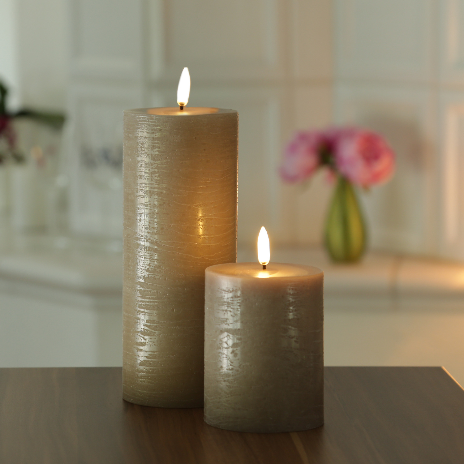 LED Kerze PIA - Rustik-Optik - Echtwachs - H: 10cm - D: 7,8cm - Timer - bis zu 1000 Std. - beige