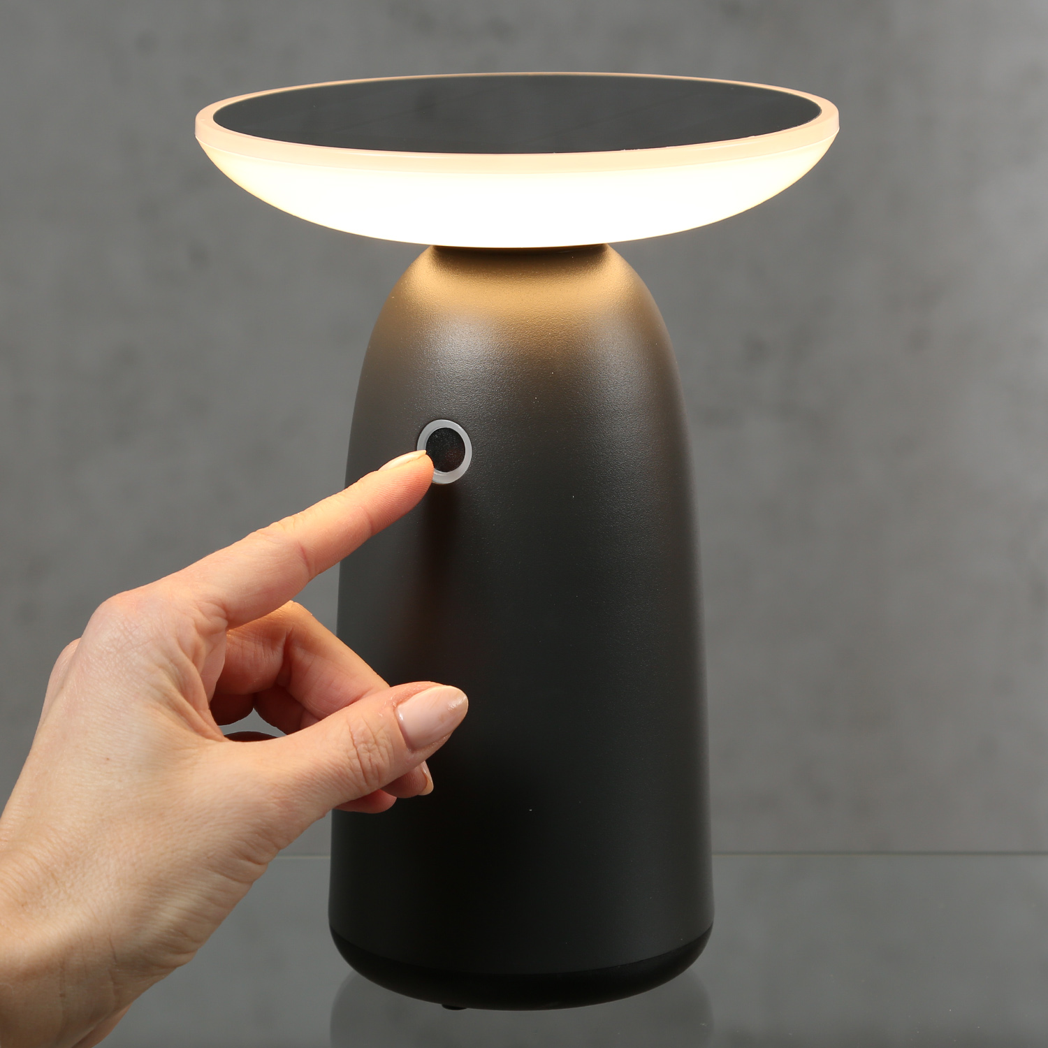 LED Solar Garten Tischleuchte - 3 Helligkeitsstufen - H: 22cm - Lichtsensor - für Außen - grau