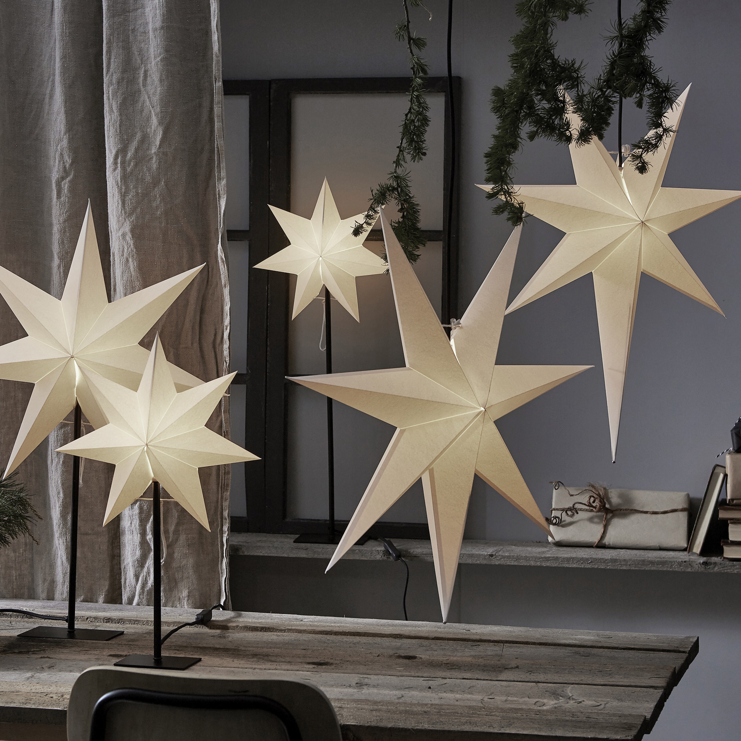 Papierstern Frozen - hängend - 7-zackig - D: 100cm - inkl. E14 Fassung u. Kabel - weiß