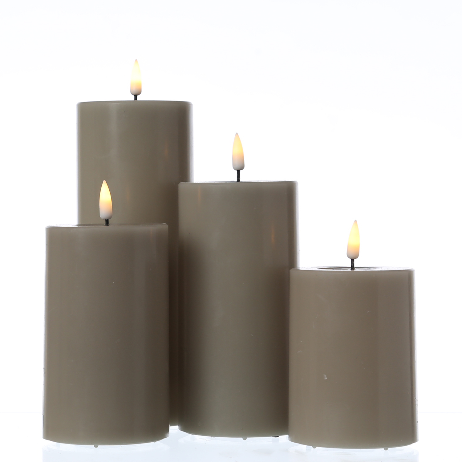 LED Stumpenkerze MIA - Echtwachs - realistische 3D Flamme - H 12-5cm - D 7-5cm - sand/taupe