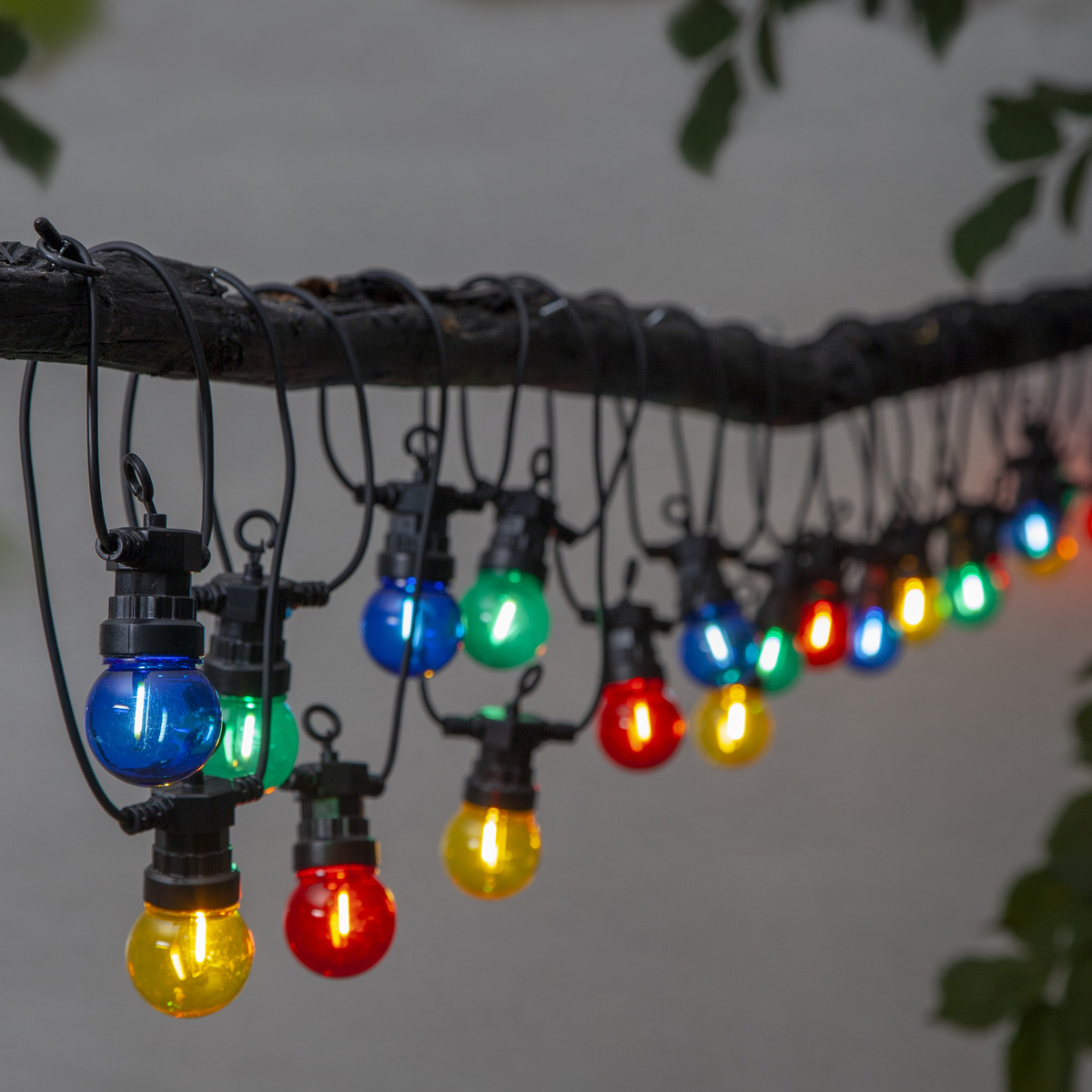 LED Lichterkette CIRCUS - 20 kleine bunte Kugeln - Filament LED - 8,8m - inkl.Trafo - outdoor