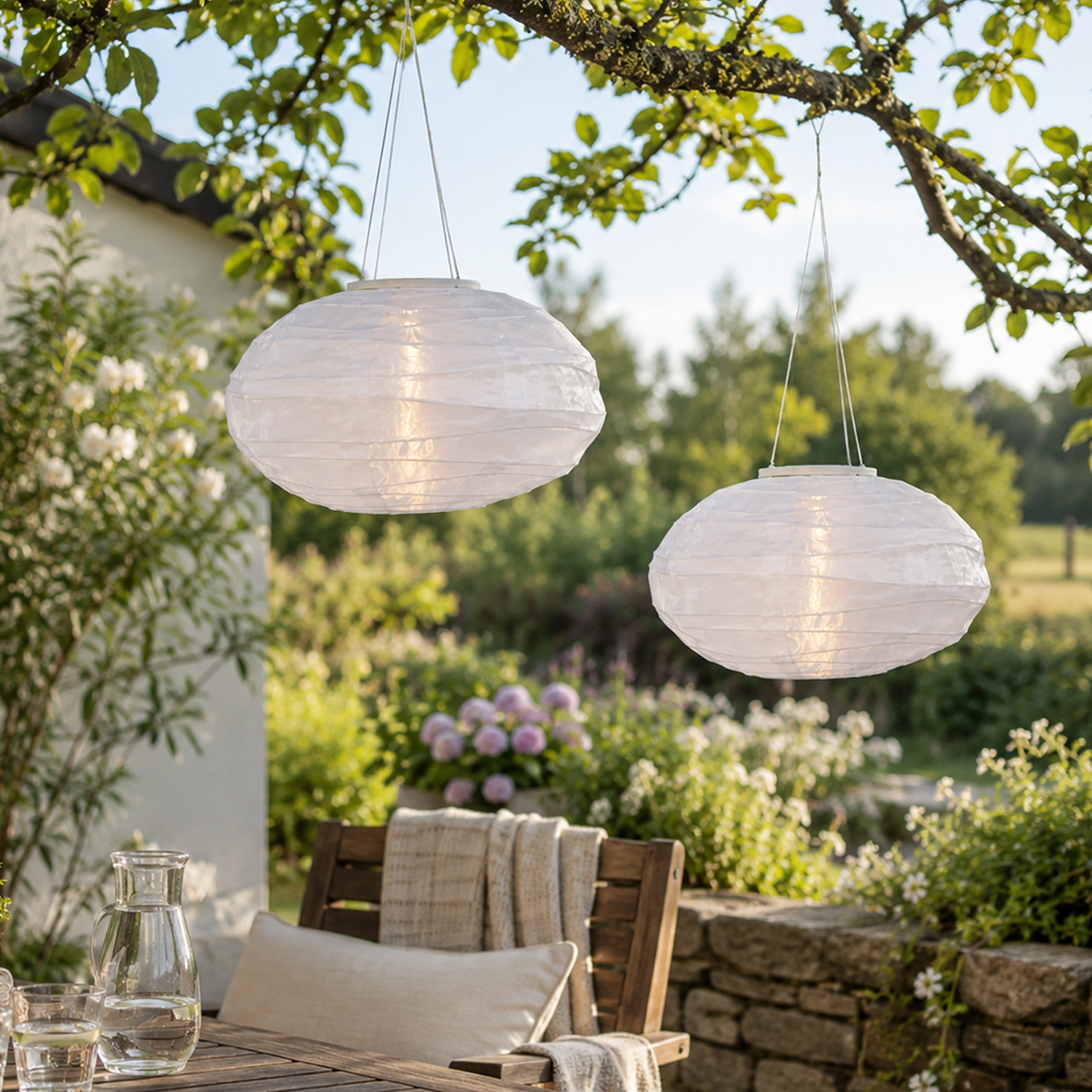 LED Solar Lampion oval - warmweiße LED - H: 19cm - D: 35cm - Lichtsensor - weiß