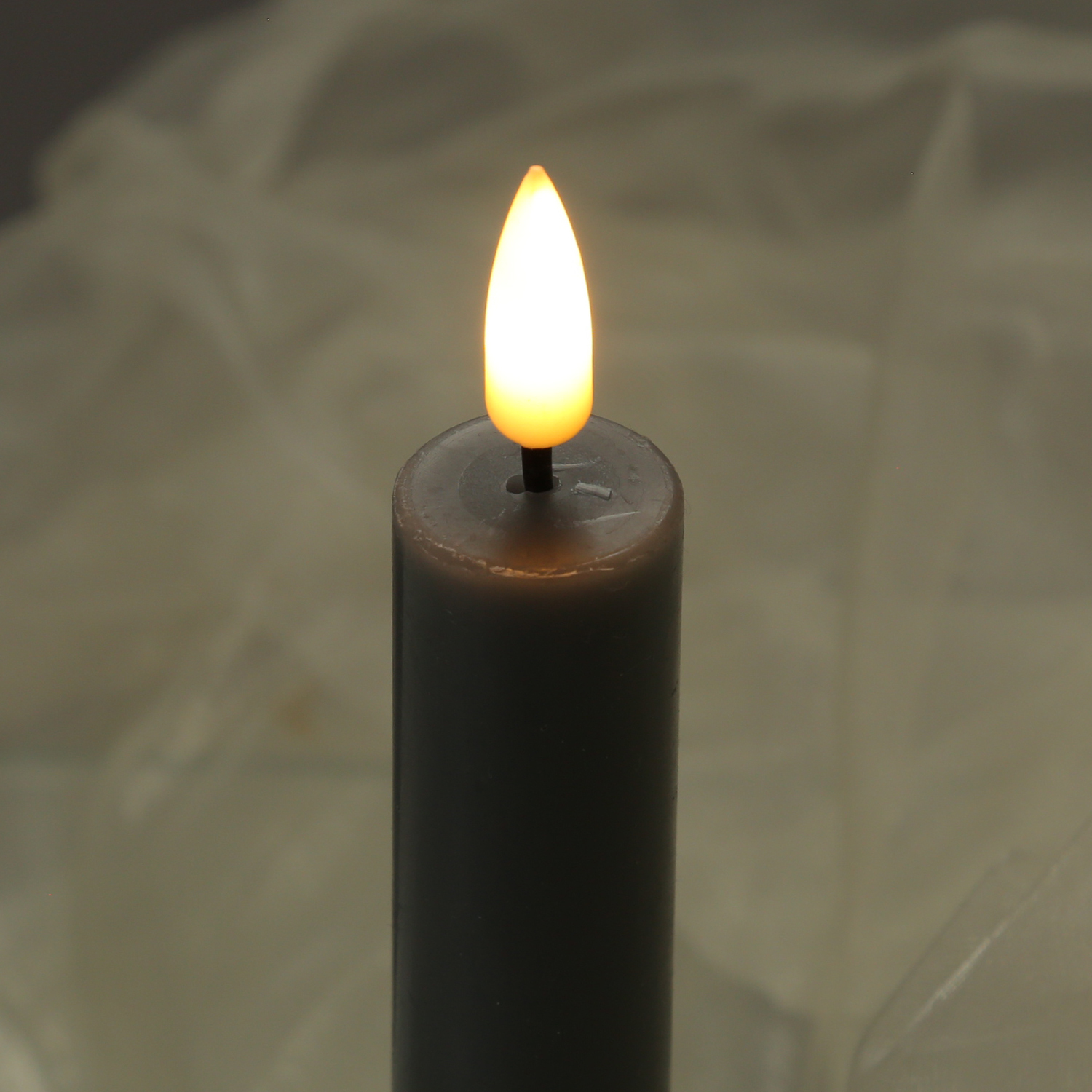 LED Stabkerzen MIA - Echtwachs - realistische 3D Flamme - H: 24cm - Batteriebetrieb - grau - 2 Stk. LED Stabkerzen MIA - Echtwachs - realistische 3D Flamme - H: 24cm - Batteriebetrieb - grau - 2 Stk.