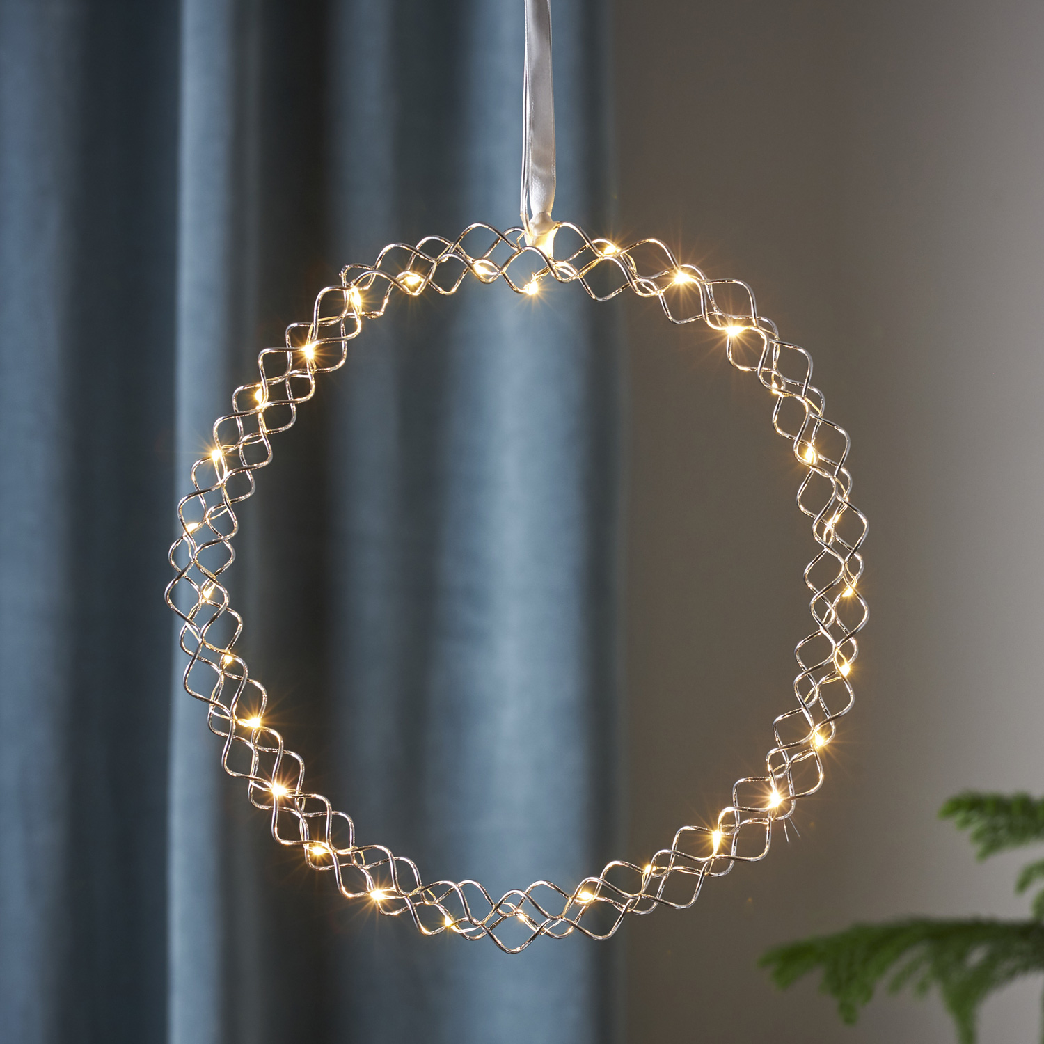 LED Lichtkranz XMAS - Dekoring - 44 warmweiße LED - D: 30cm - Timer - Batteriebetrieb
