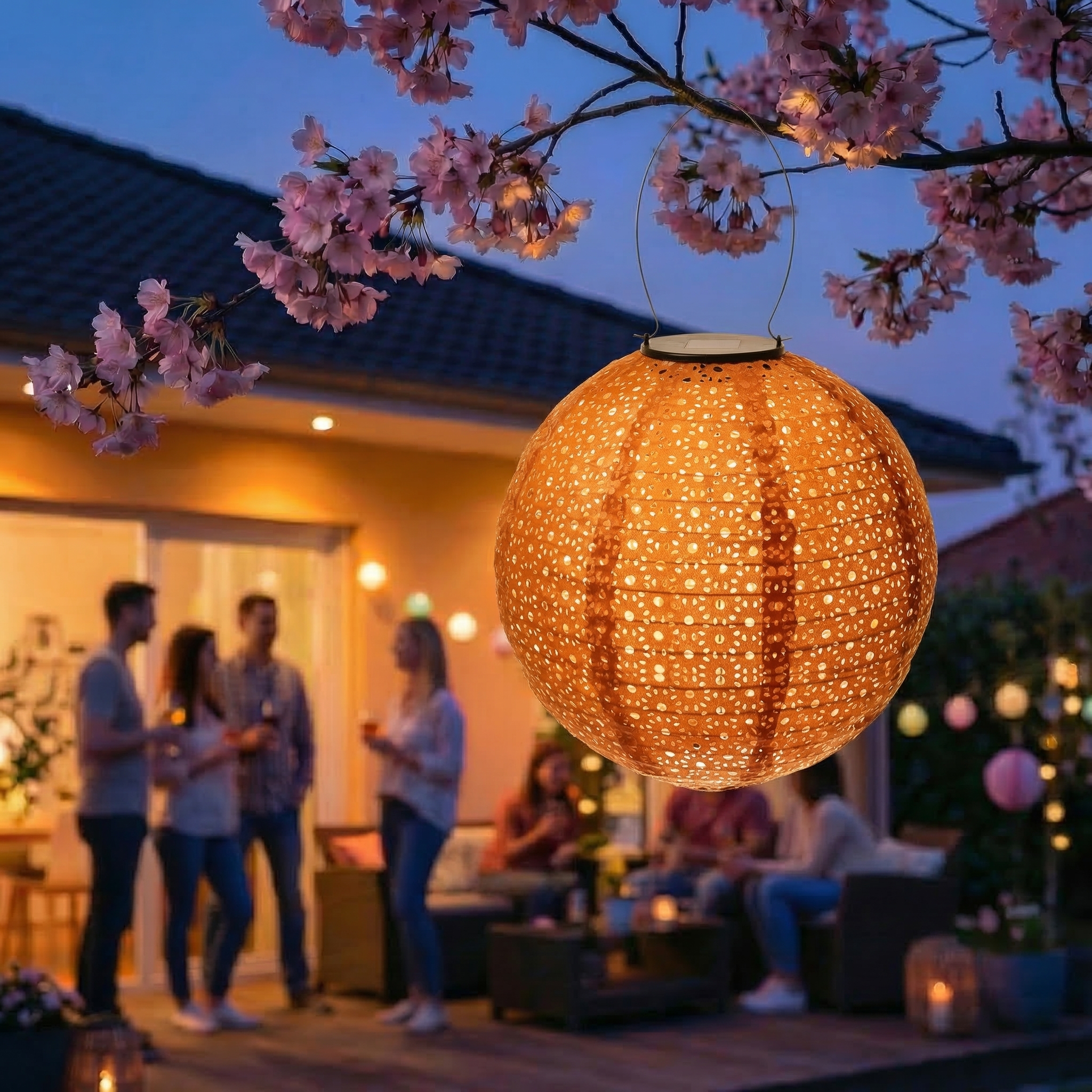 LED Solar Lampion - mit Blumenmuster - warmweiß - H: 25cm - D: 25cm - Lichtsensor - braun - 2er Set