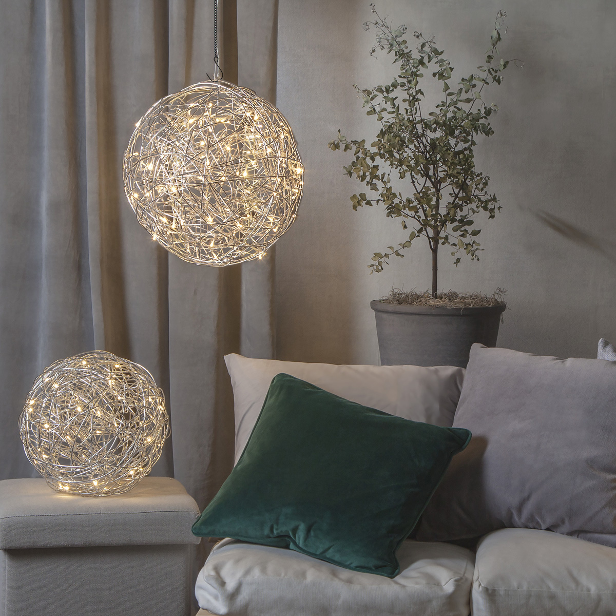LED 3D Designkugel - D: 30cm - 50 warmweiße LED - Indoor & Outdoor - aus Silberdraht