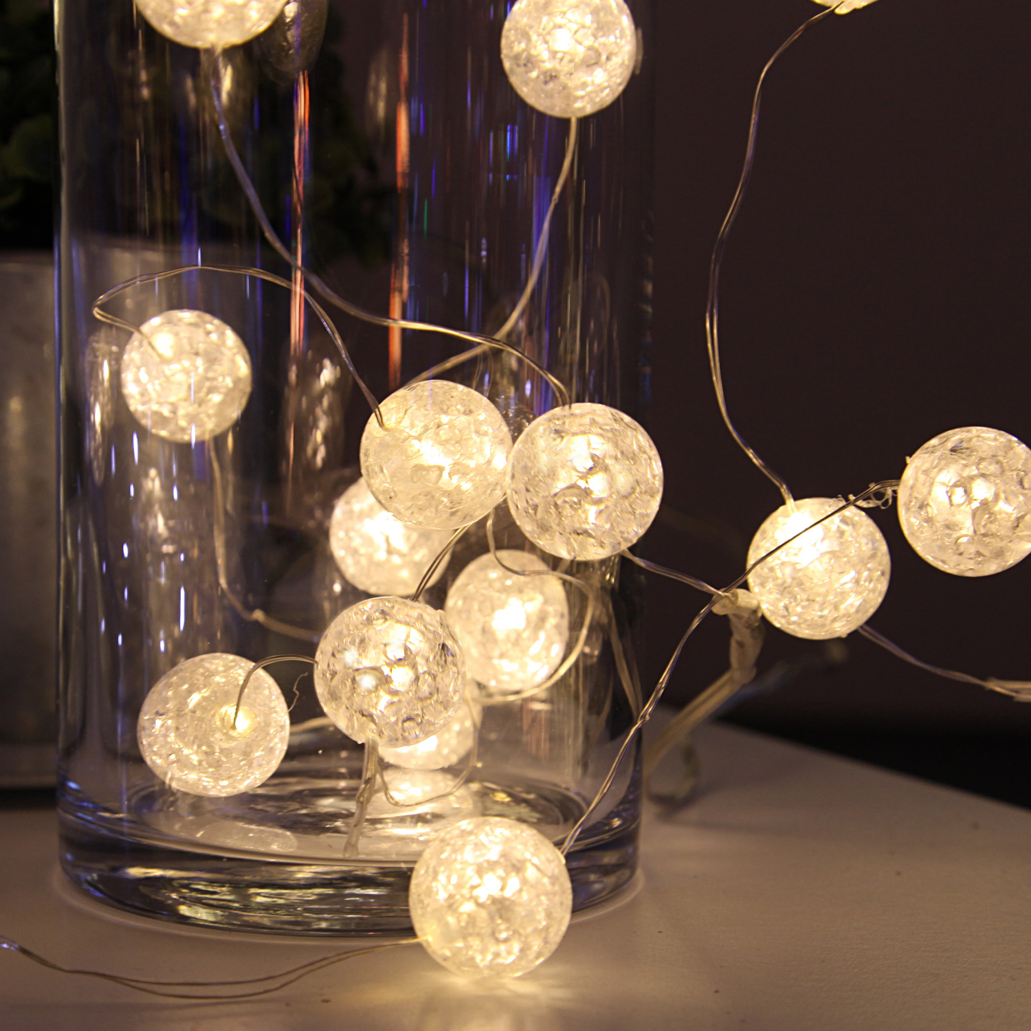 LED Draht Lichterkette Kugeln - Eisglas Optik - 15 warmweiße LED - L: 1,4m - Batterie - Timer