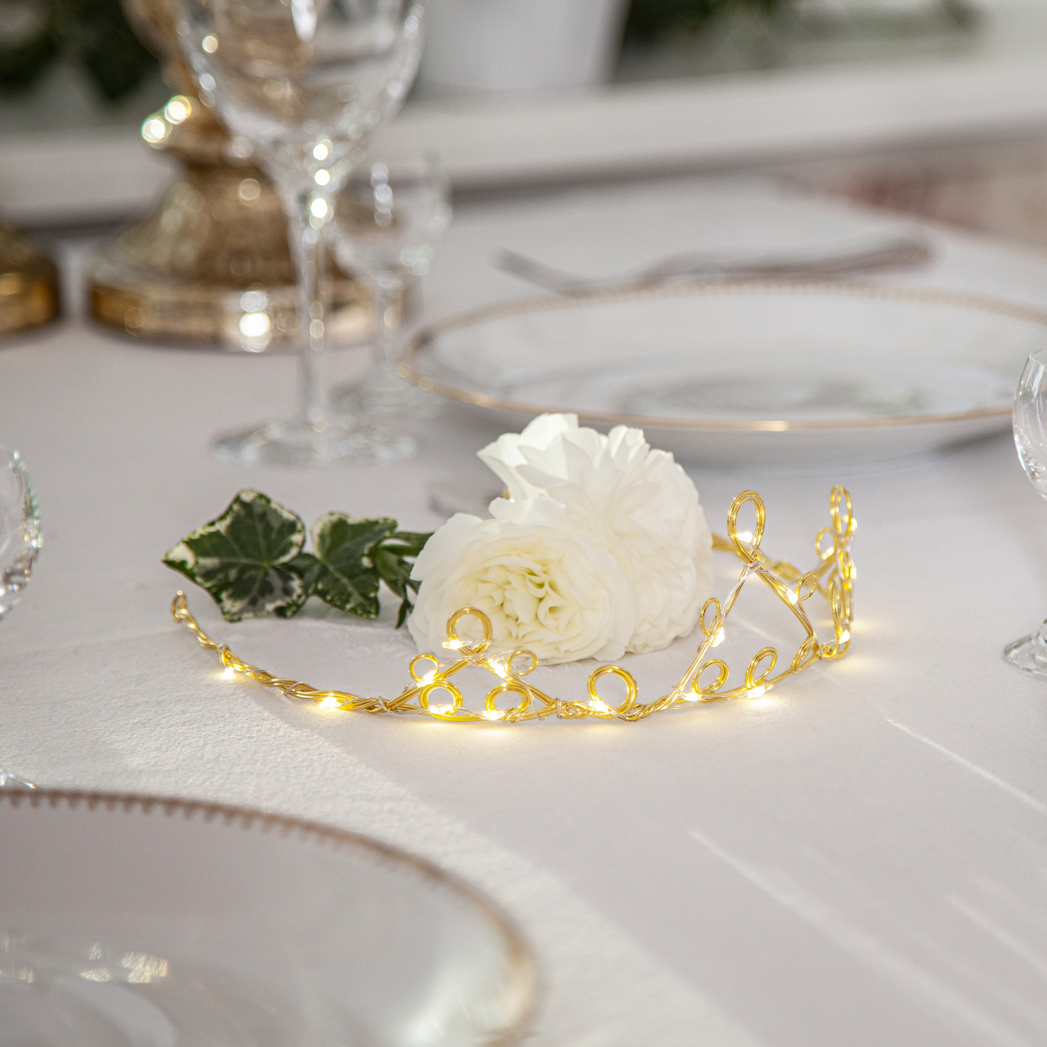 LED Krone DIADEM - 20 warmweiße LED - L: 18cm - Timer - Batteriebetrieb - gold