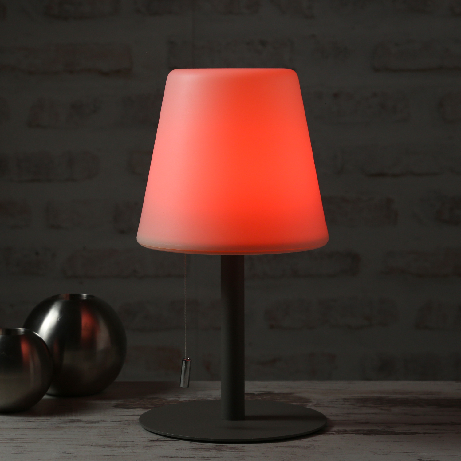 LED Garten Tischlampe - H: 30cm - 2 Lichtstufen u. RGB Farbwechsel - wiederaufladbar - weiß/silber