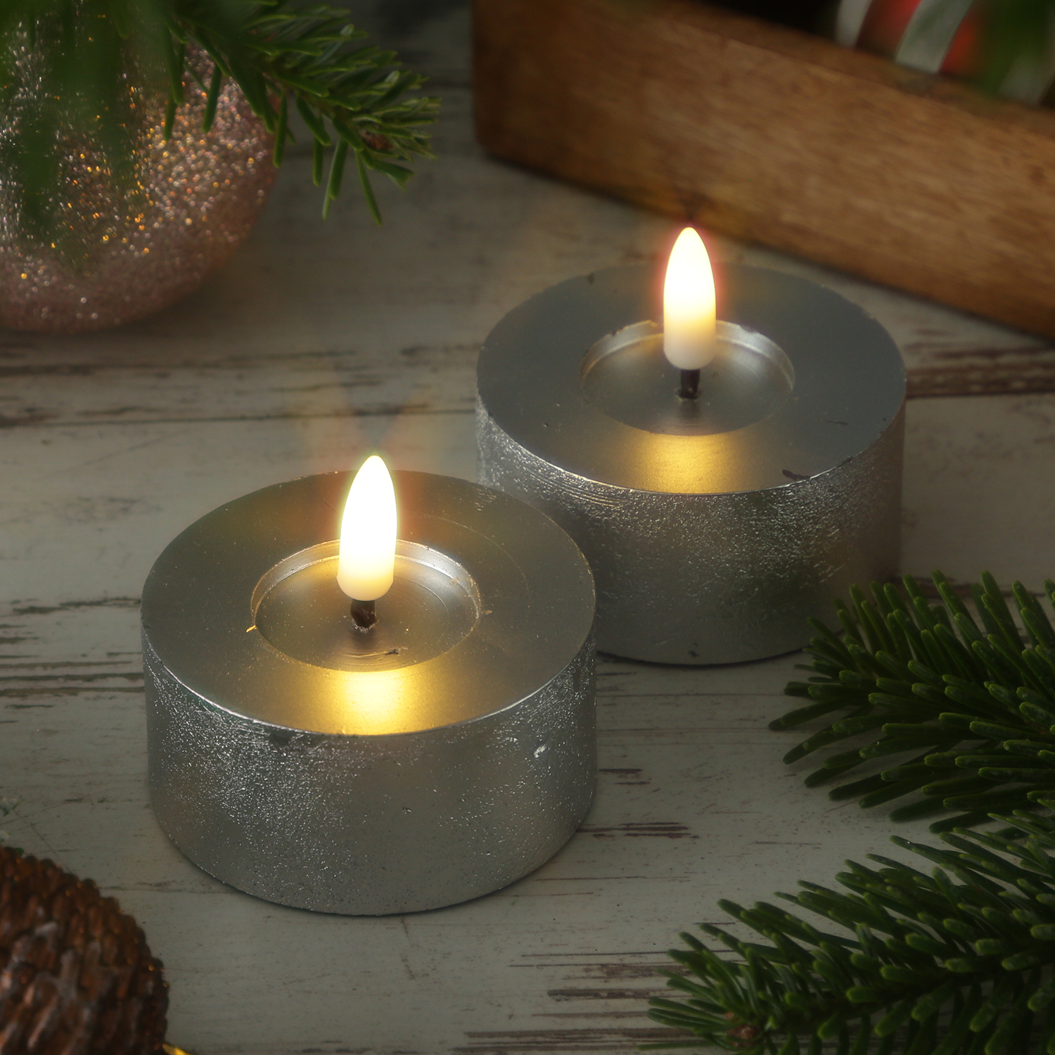 LED Maxi Teelichter LINA - Rustik-Optik - Echtwachs - Timer - D: 7cm - H: 6cm - silber - 2 Stück