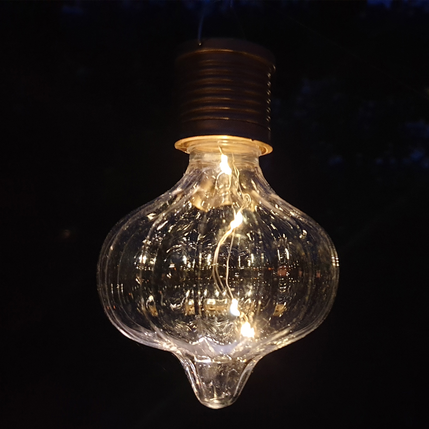 LED Solar Gluehbirne GLOW - Kugelleuchte - warmweisse LED Drahtlichterkette - H-11-7cm- D-7-7cm - klar