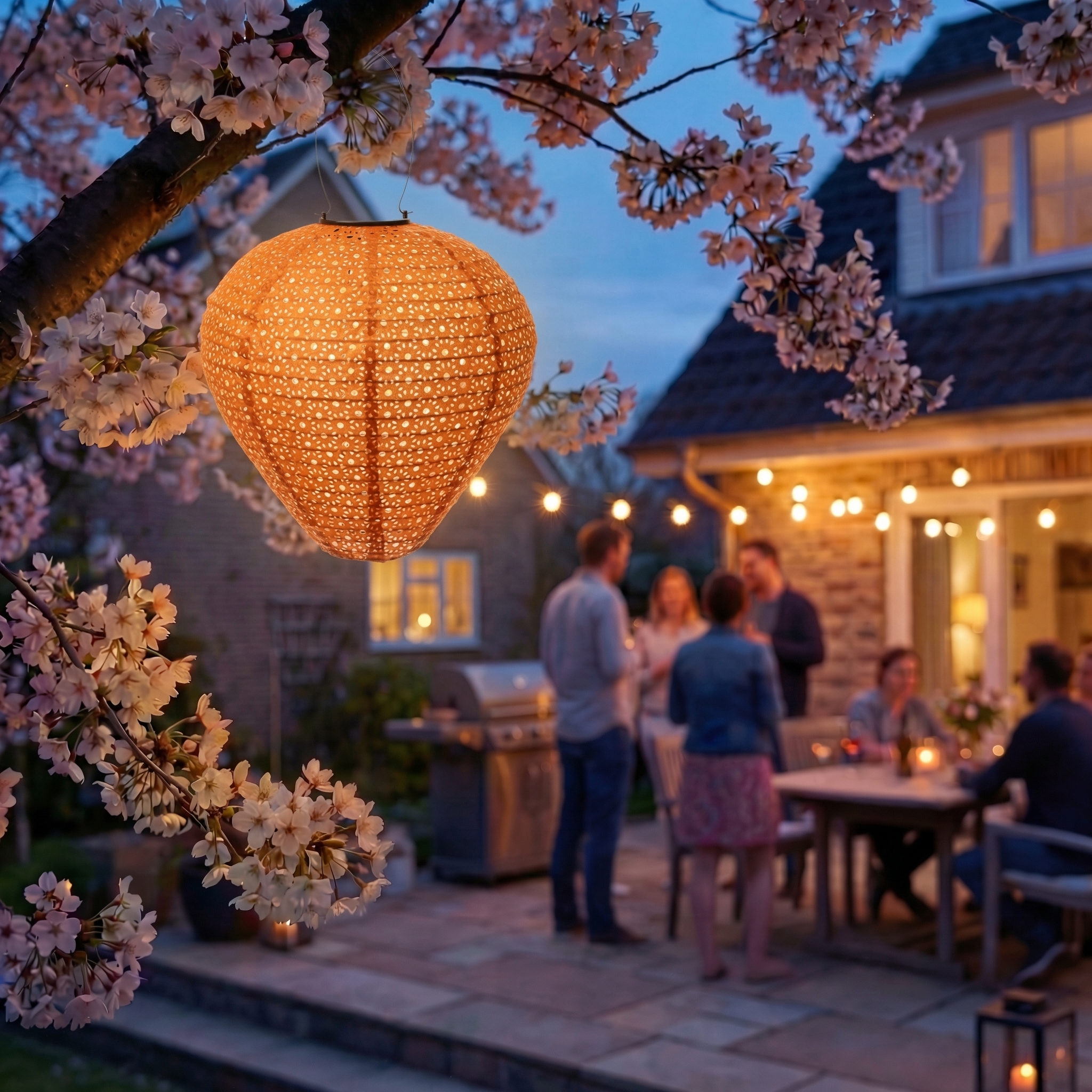 LED Solar Lampion Ballon - mit Blumenmuster - warmweiß - H: 30cm - D: 30cm - Lichtsensor - braun