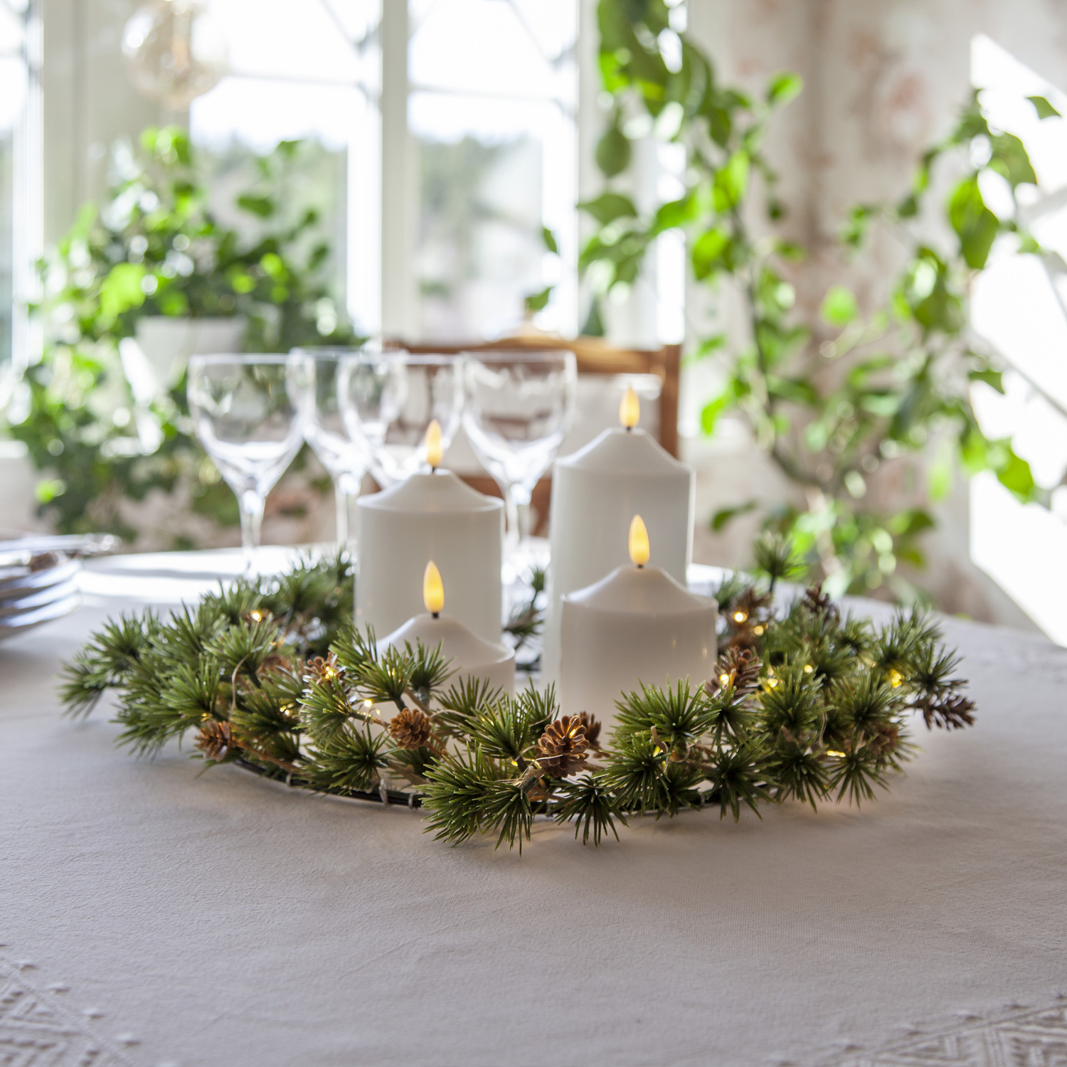 LED Tannenkranz LARIX - Kunststoff - 30 warmweiße LED - D: 40cm - Timer - Batterie - grün