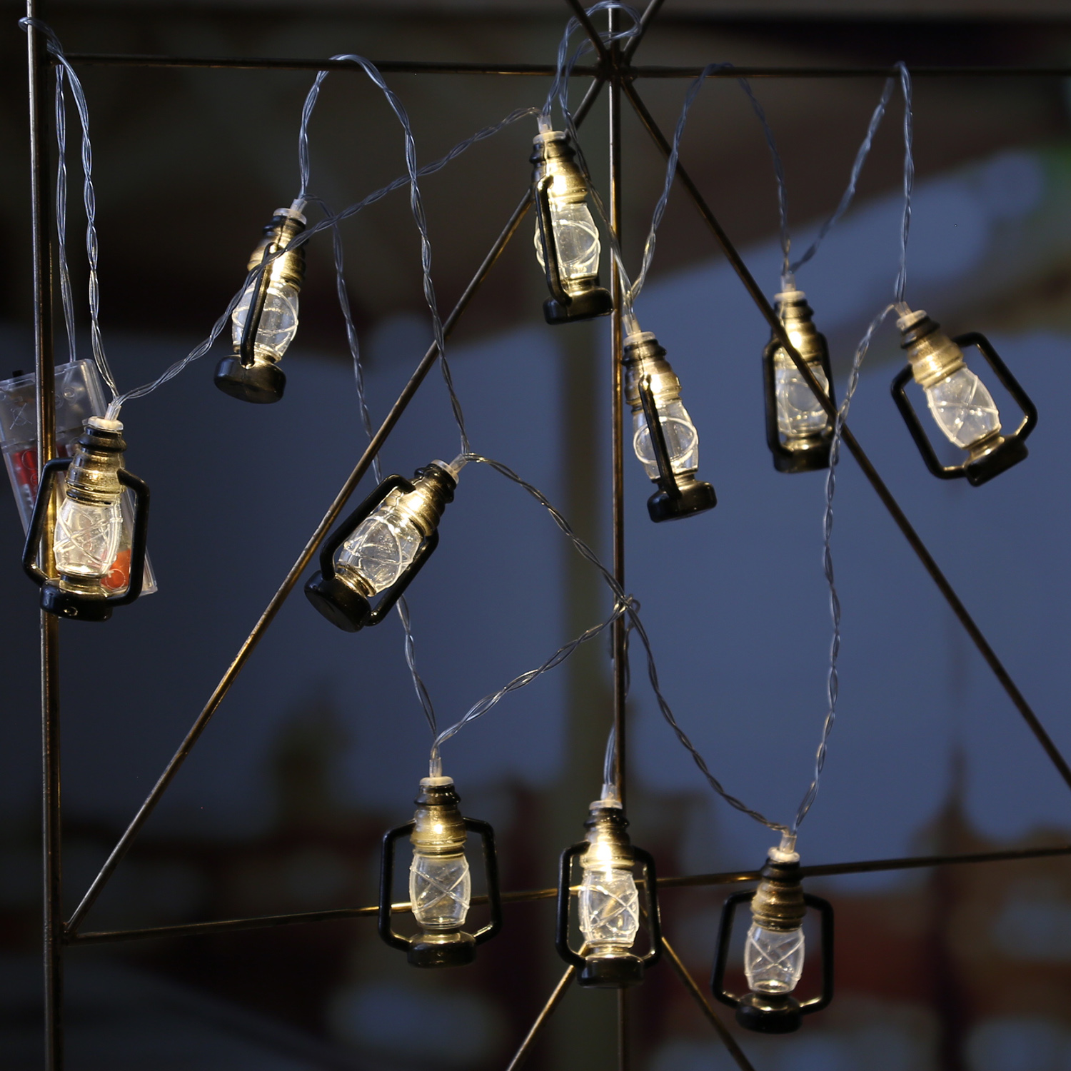 LED Lichterkette Mini Laternen - 10 warmweiße LED - Timer - Batteriebetrieb - L: 1,8m - schwarz