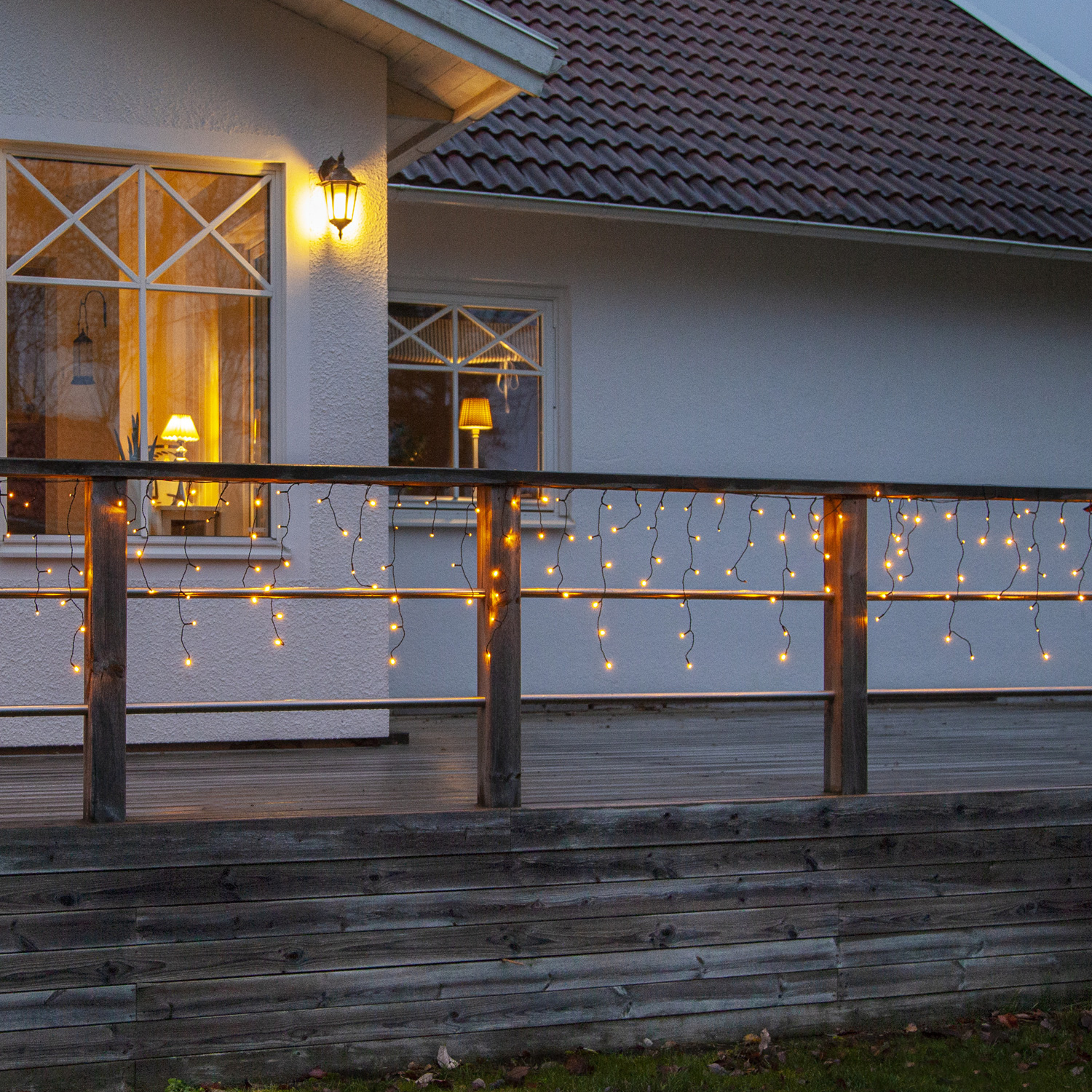 LED Lichtervorhang Eisregen - 16 Stränge - koppelbar - 256LED - L: 3,75m - 8 Funktionen