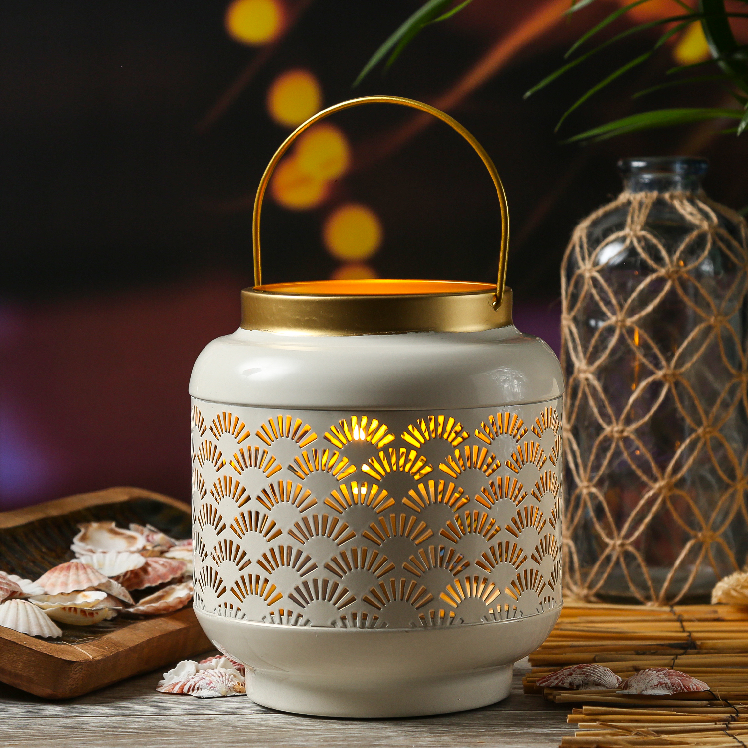 Windlicht mit Fächer Muster - Laterne - mit Henkel - Metall - H: 20cm - creme