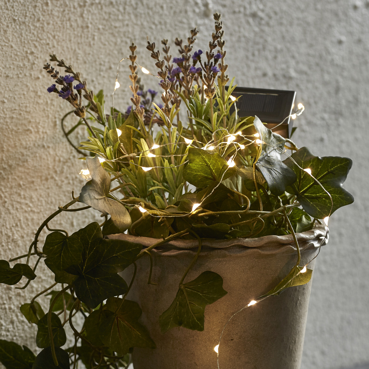 LED Solar Drahtlichterkette - 100 warmweiße LED - Blinkfunktion - L:9,9m - Dämmerungssensor - silber