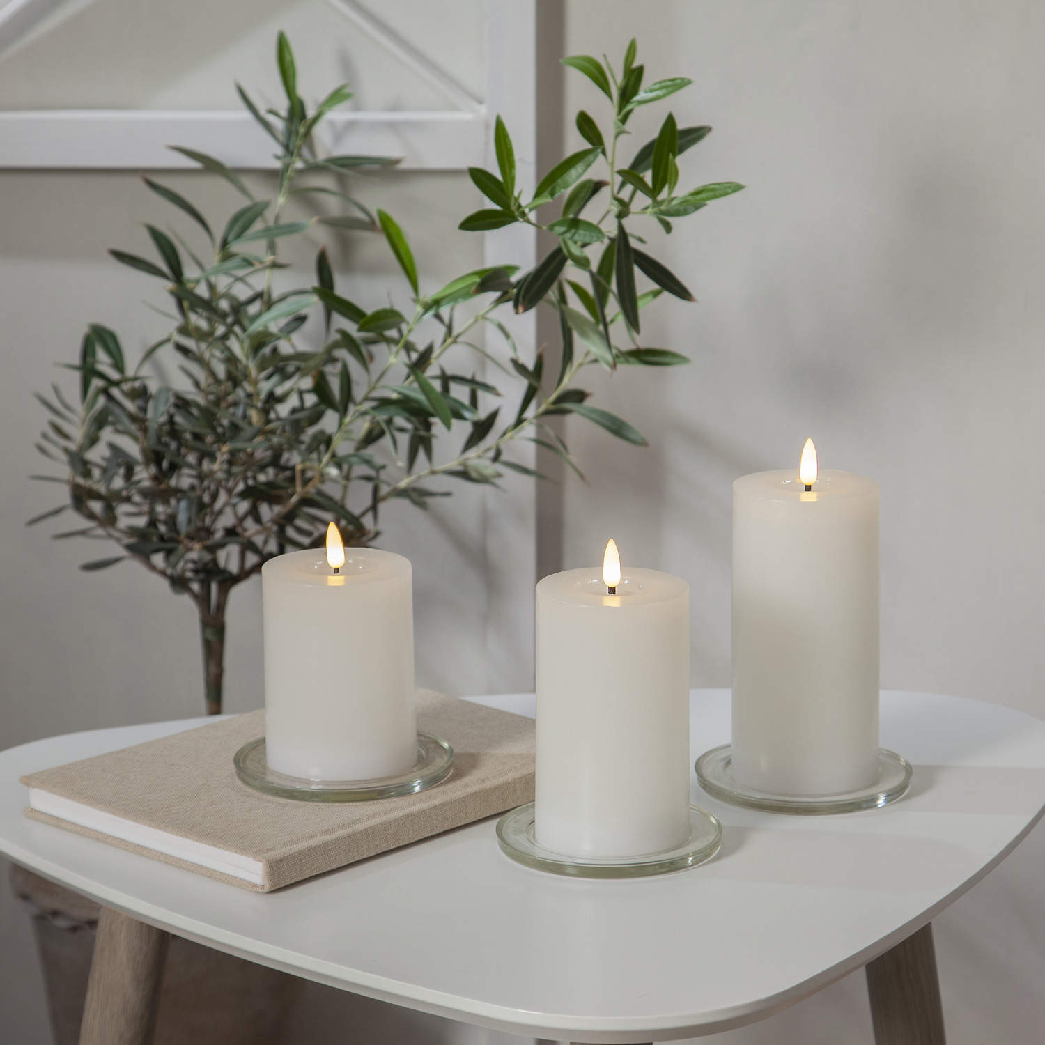 LED Kerzenset LINA - Echtwachs - realistische 3D Flamme - 3 Größen - Timer - weiß - 3er Set