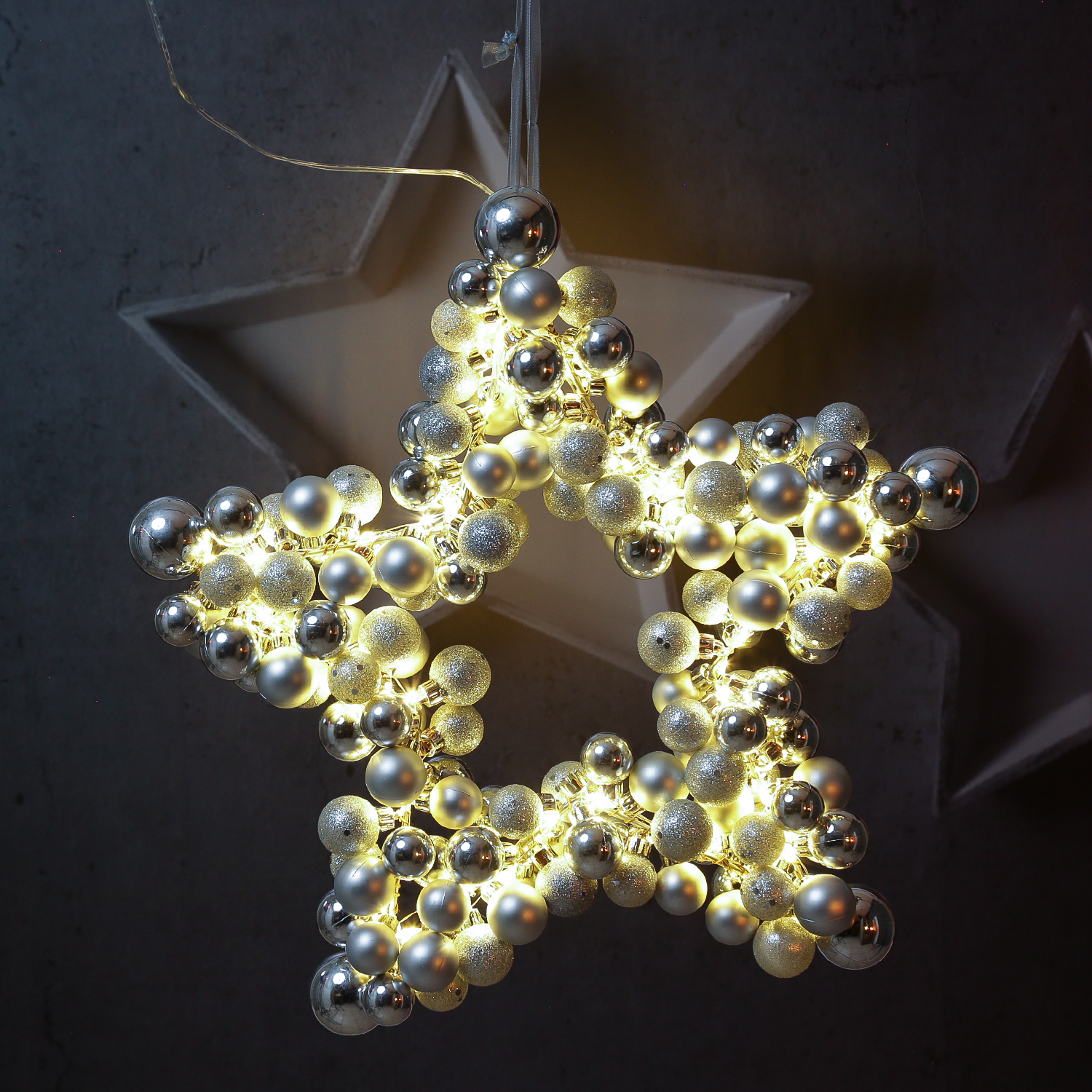 Weihnachtsstern mit Christbaumkugeln und LED Lichterkette - D: 40cm - Timer - silber