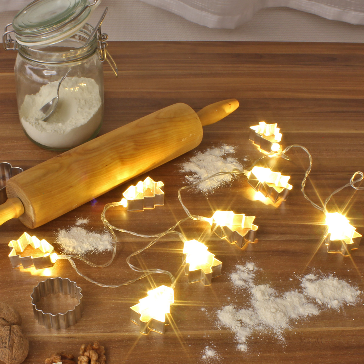 LED Lichterkette Backförmchen goldene Tannenbäume - 8 warmweiße LED - Batteriebetrieb - L: 1,4m