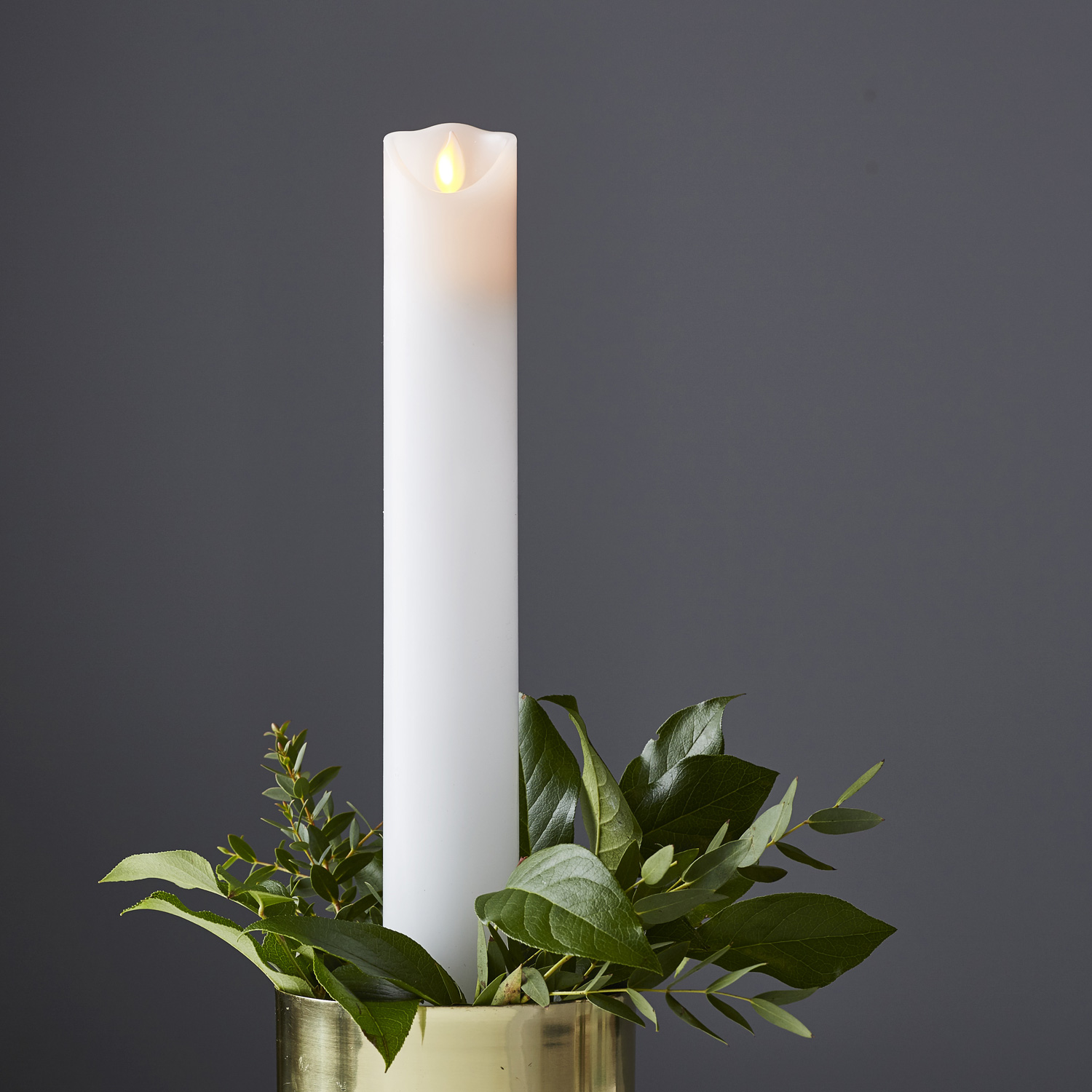 LED Stumpenkerze - Taufkerze - Echtwachs - mechanische Flamme - H: 30cm, D: 5cm - Timer - weiß