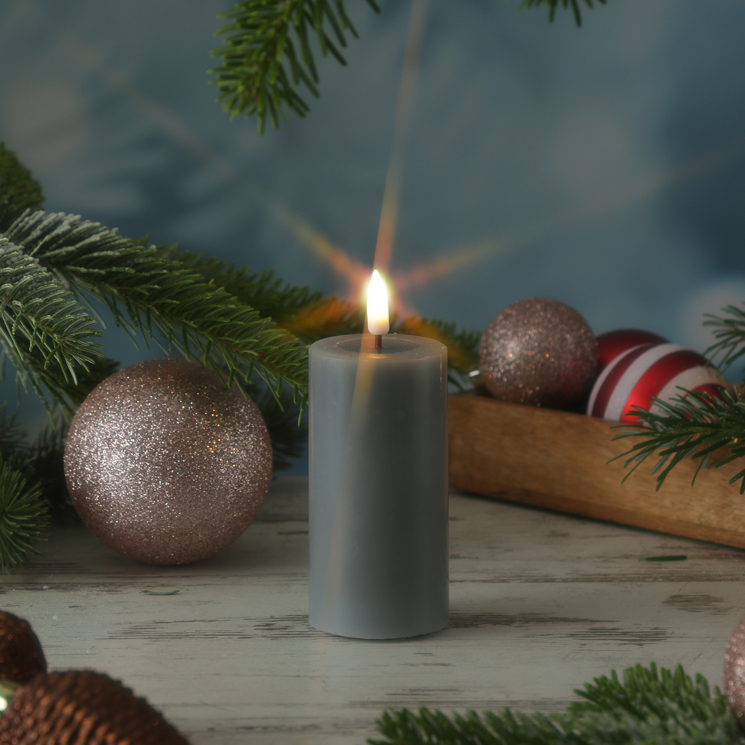 LED Stumpenkerze MIA - Echtwachs - realistische 3D Flamme - H: 10cm D: 5cm - Batterie - grau