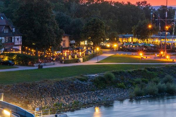 Illu-/Partylichterkette 10m - Außenlichterkette weiß - Made in Germany- 20 dimmbare Halogenlampen