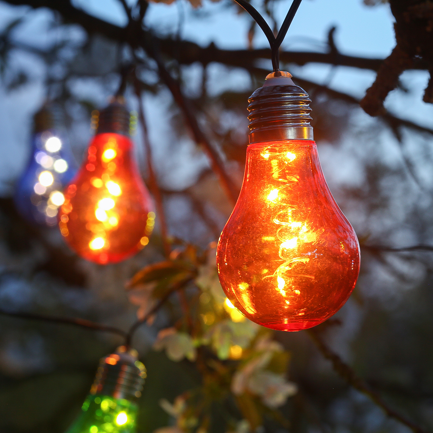 LED Solar Lichterkette GLOW - bunte Glühbirnen mit Drahtlichterkette - warmweiße LED - L: 4,5m