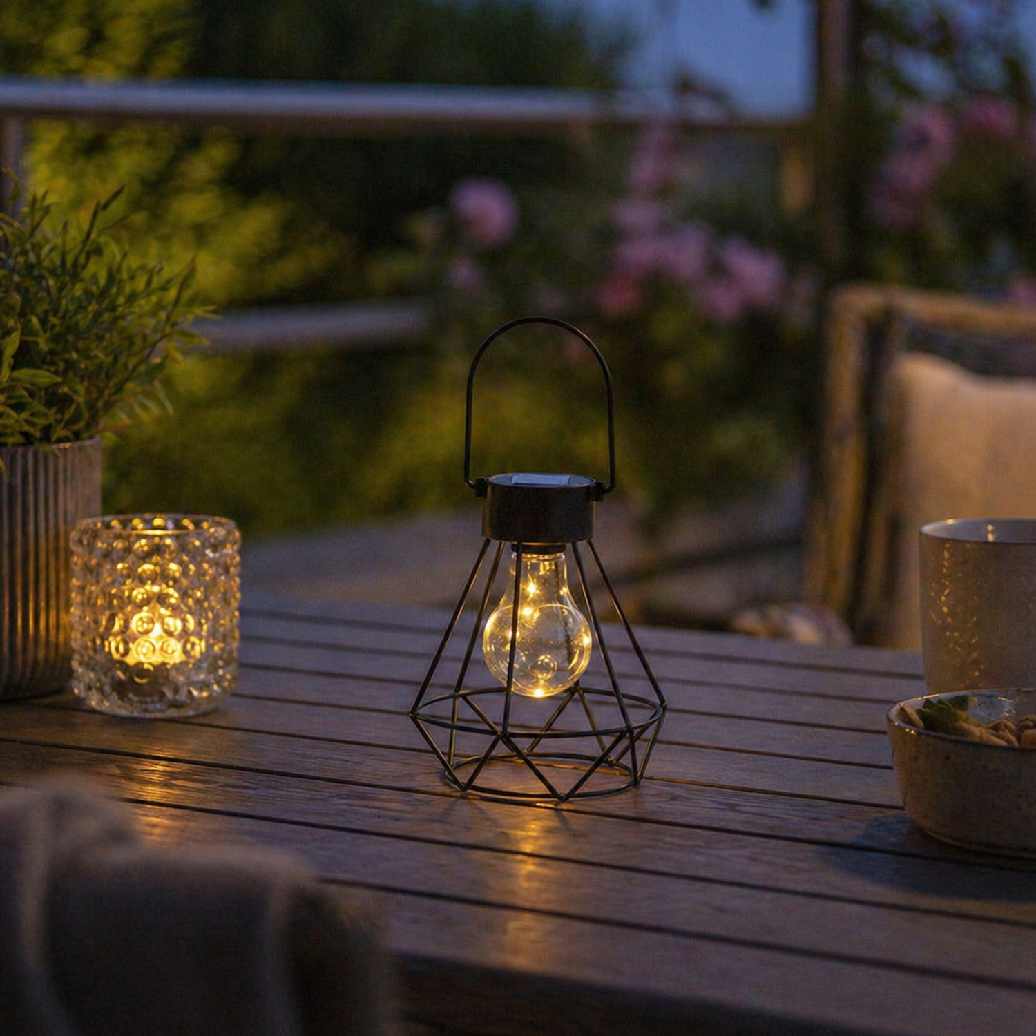 LED Solar Laterne "Eddy" - 5 warmweiße LED - H: 15,5cm - Dämmerungssensor - schwarz