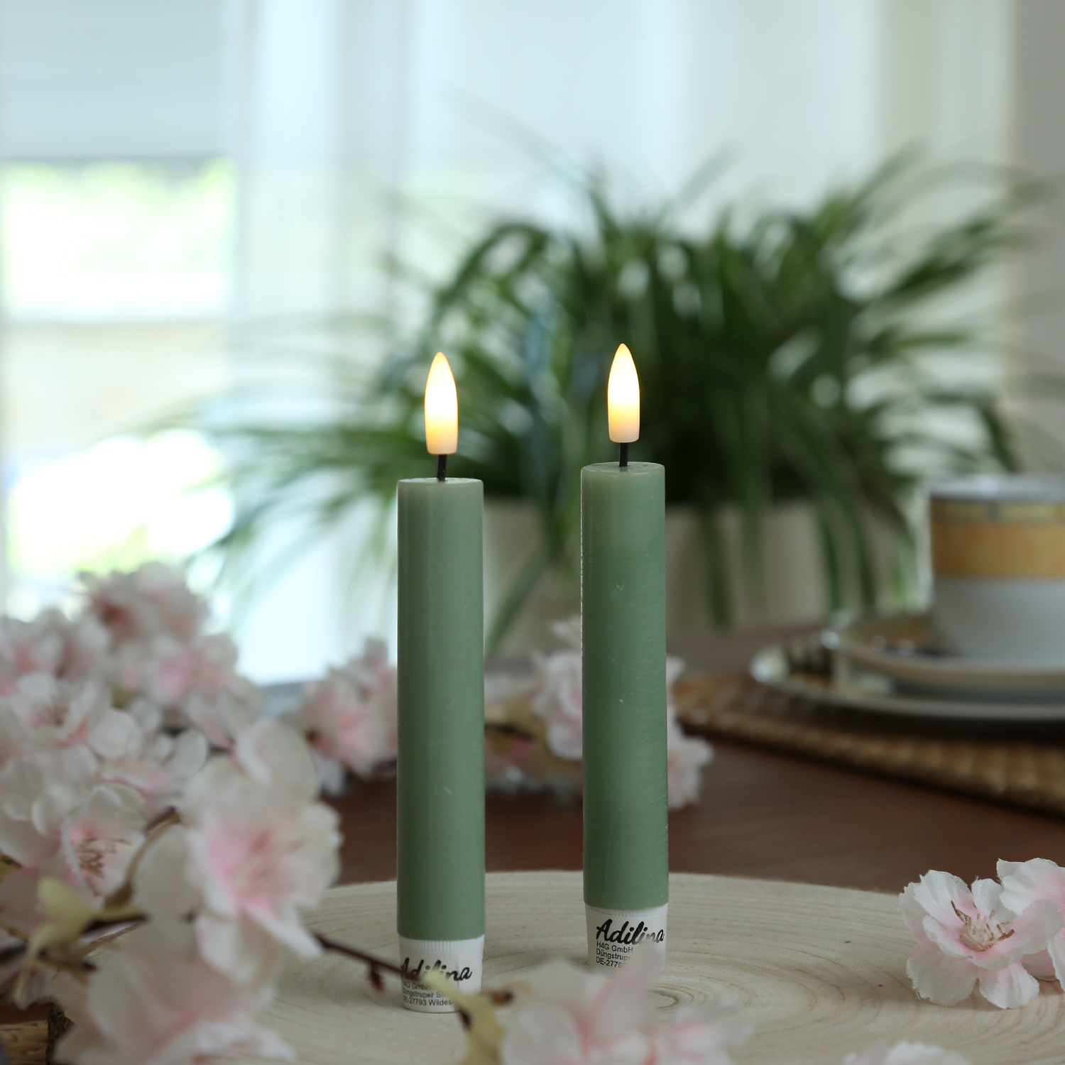 LED Stabkerzen LINA - Rustik-Optik - Echtwachs - 3D Flamme - H: 16cm - Timer - grün - 2er Set