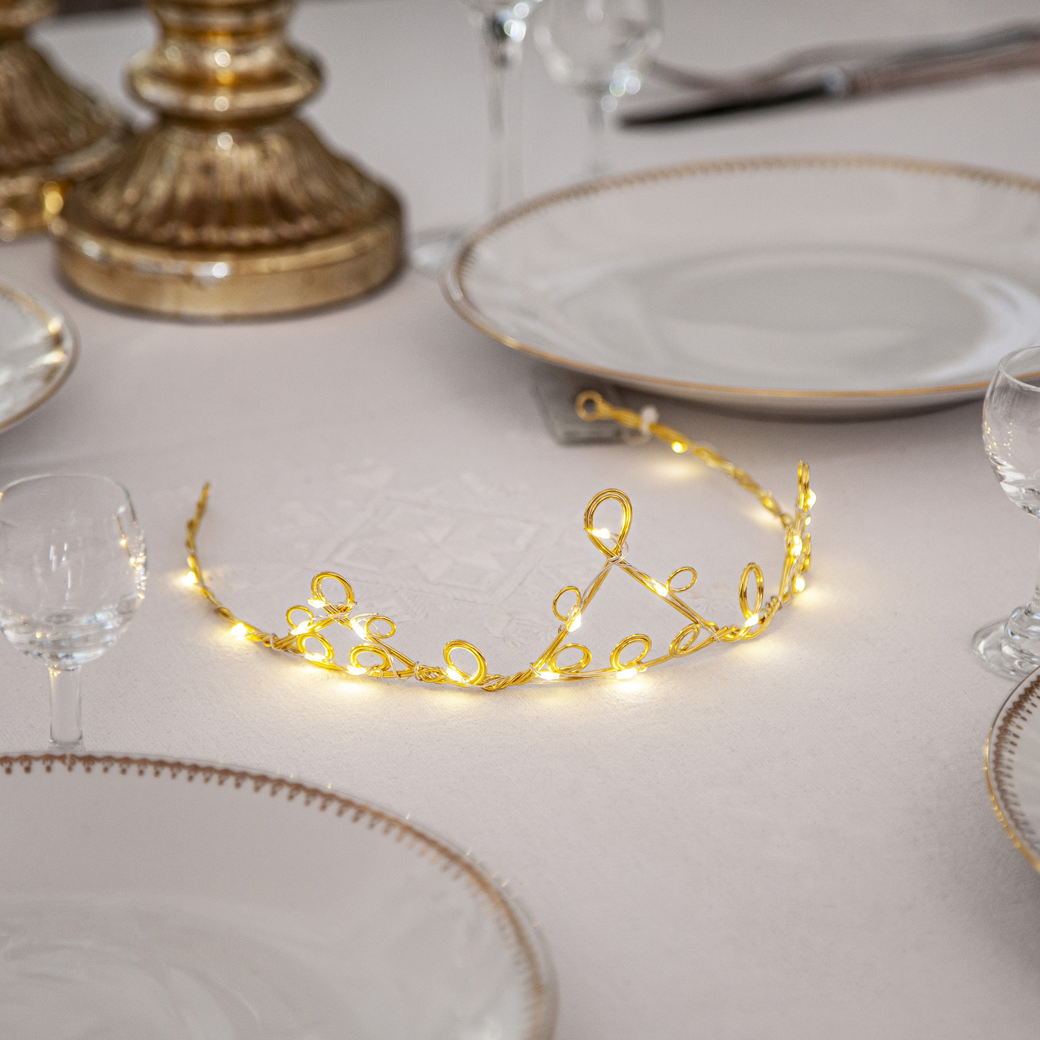 LED Krone DIADEM - 20 warmweiße LED - L: 18cm - Timer - Batteriebetrieb - gold