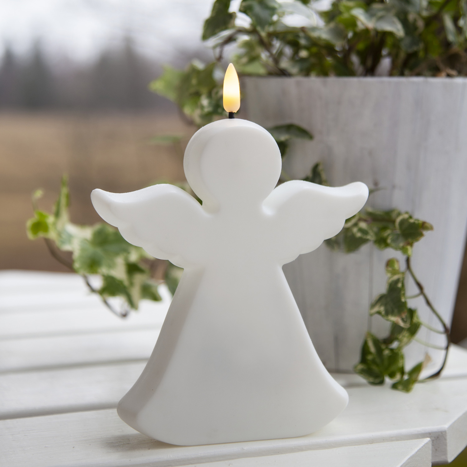 LED Gartenfigur Grabdeko Engel-Kerze - 1 warmweiße LED - H: 18cm - Timer - Batteriebetrieb - weiß