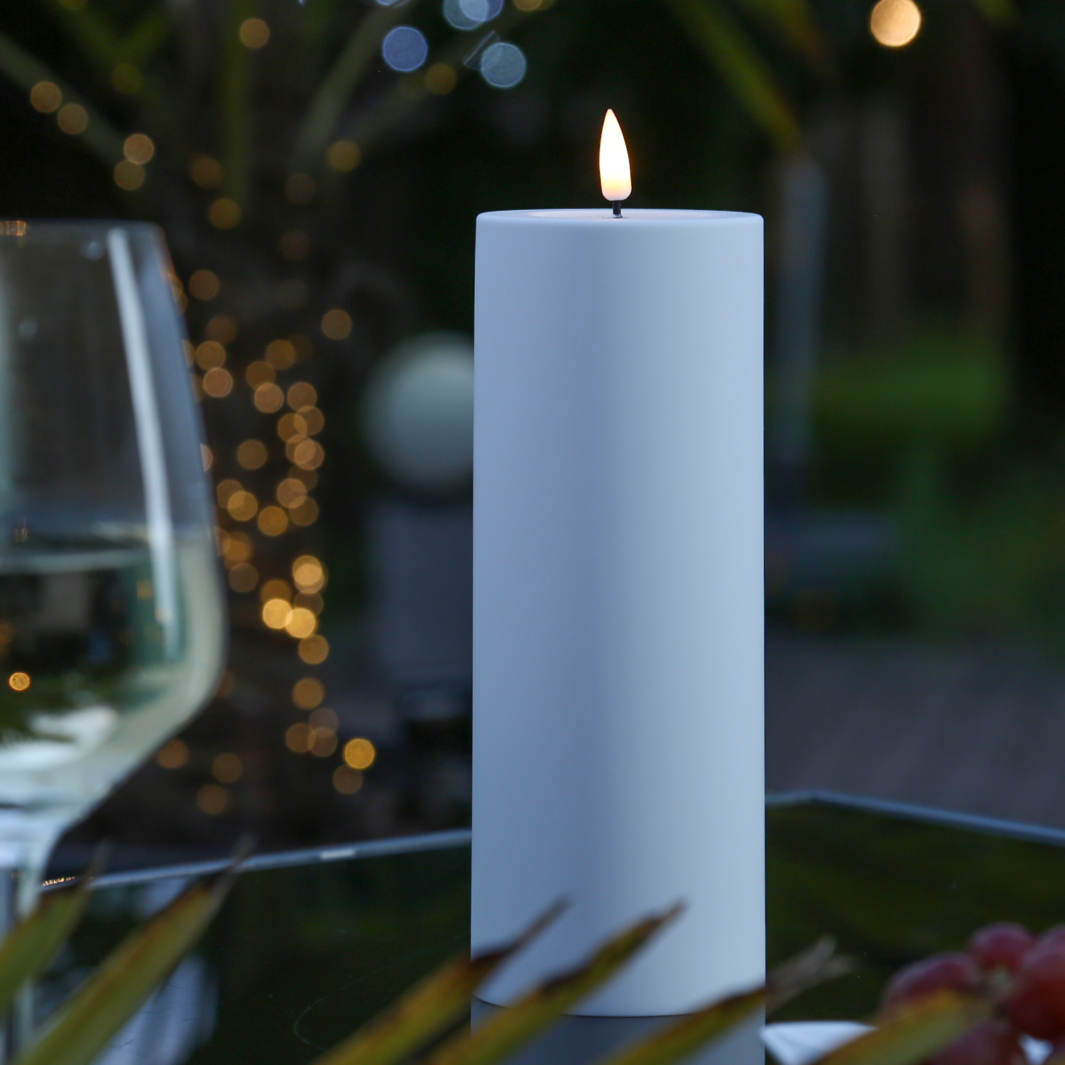 LED Kerze THEA - Kunststoff - Timer - H: 20cm - D: 8,4cm - bis zu 2500 Std. - für Außen