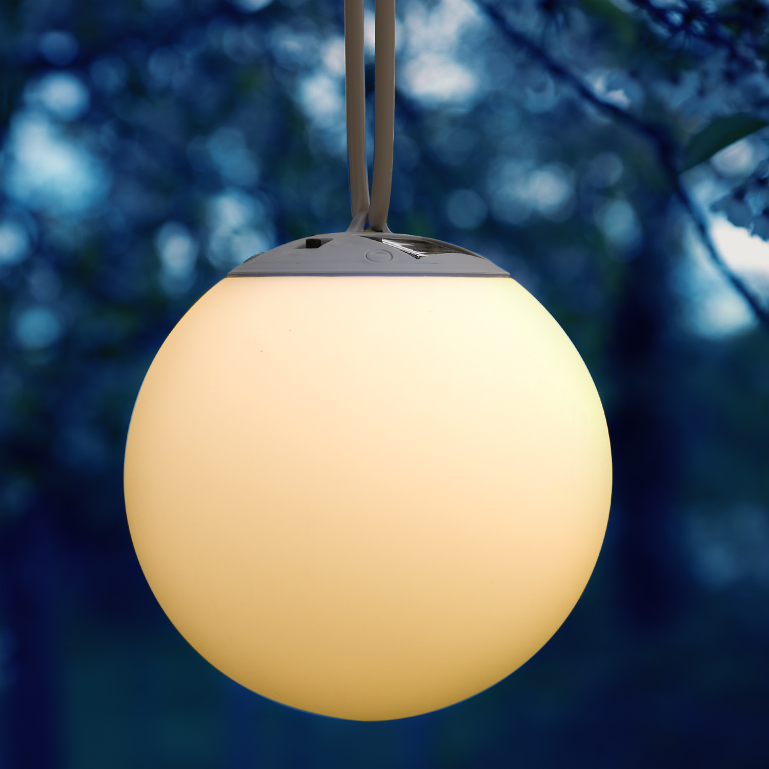 LED Solar Kugelleuchte - D: 20cm - warmweiss - outdoor - bis zu 8h Licht - mit Gummiaufhängung