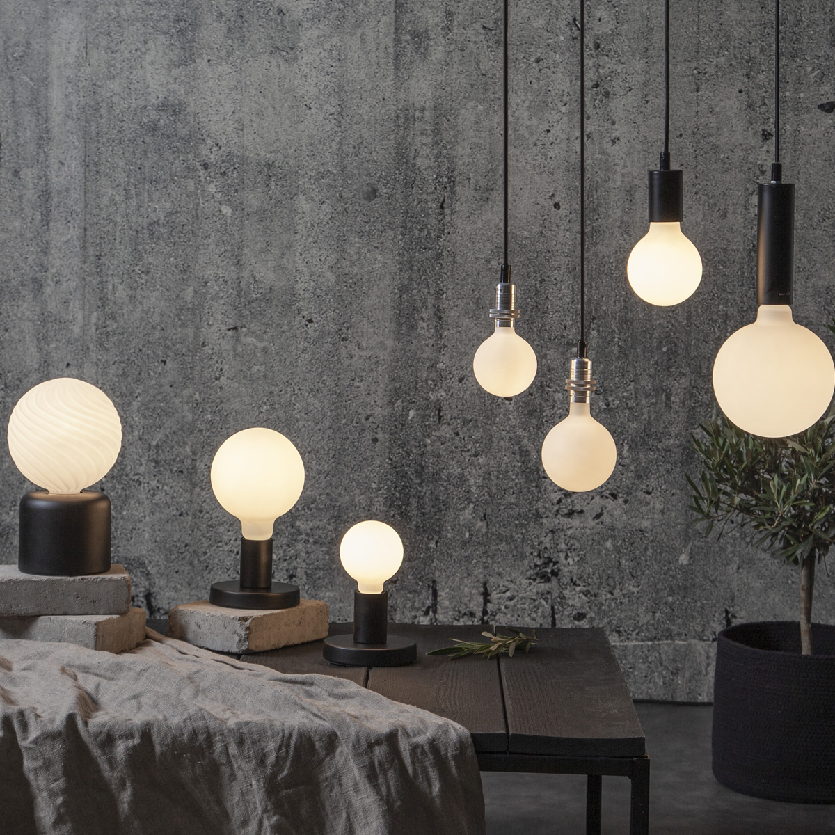 LED DEKO Leuchtmittel G95 - OPAL - soft-touch - E27 - D: 95mm - 5W - 2600K - 400lm - dimmbar
