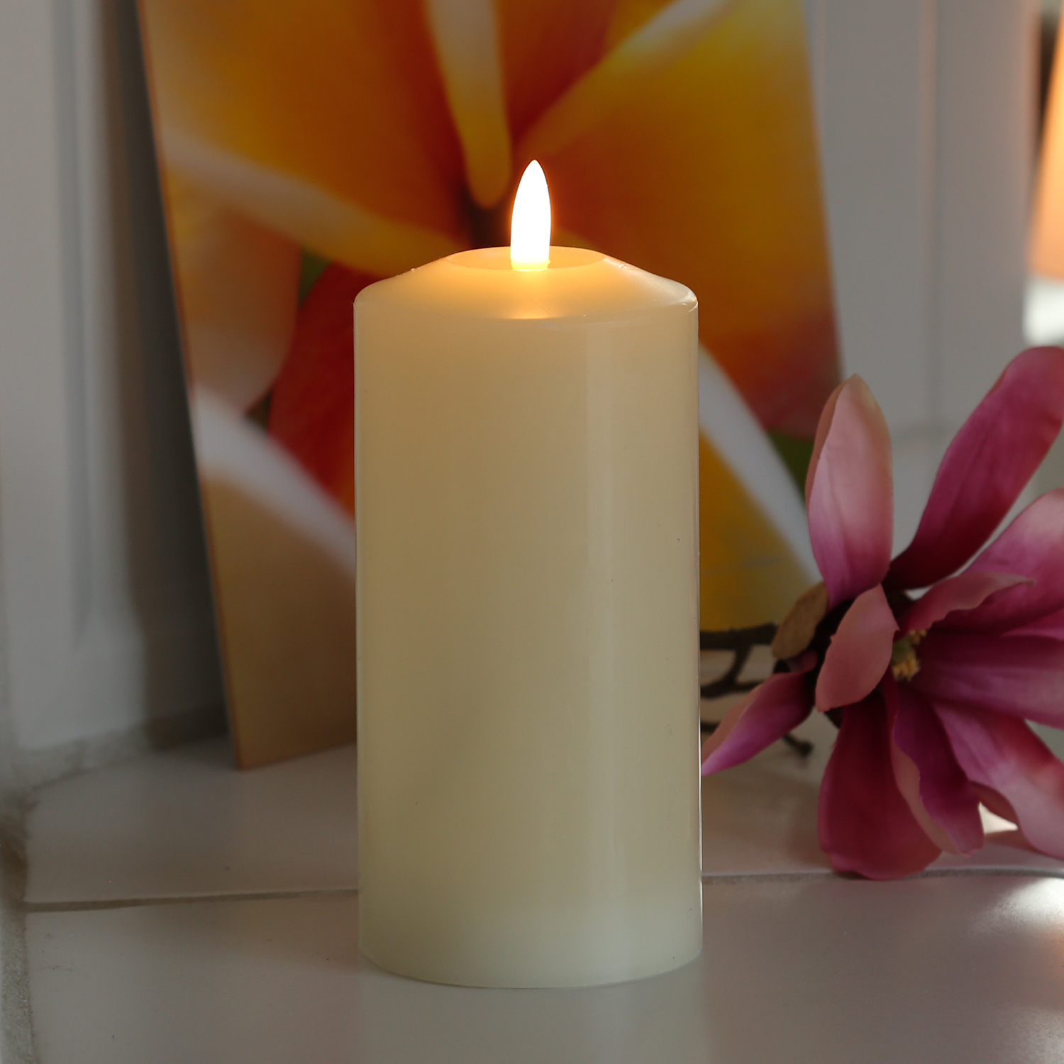 LED Kerze - Echtwachs - flackernde 3D Flamme - H: 17,5cm - D: 7,5cm - Batterie - Timer - creme