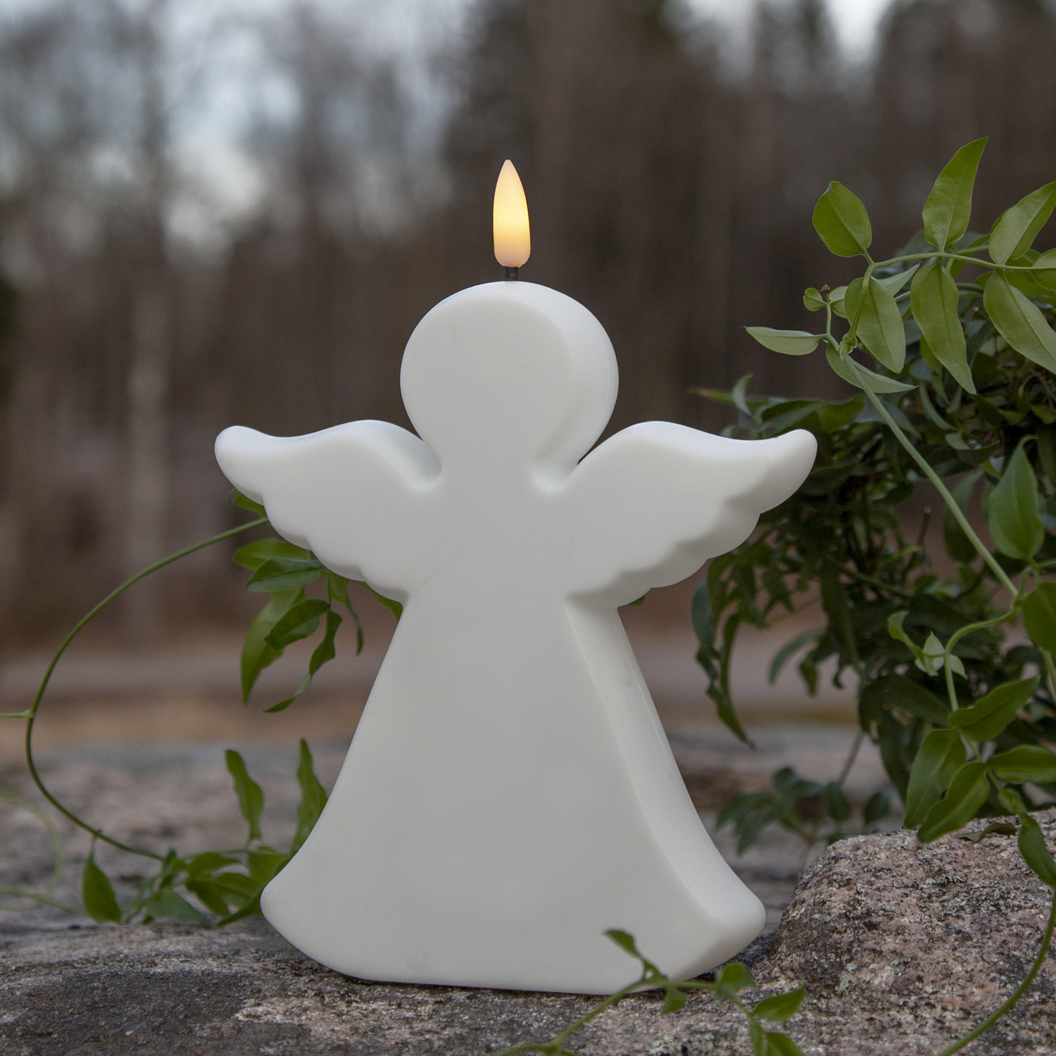 LED Gartenfigur Grabdeko Engel-Kerze - 1 warmweiße LED - H: 18cm - Timer - Batteriebetrieb - weiß