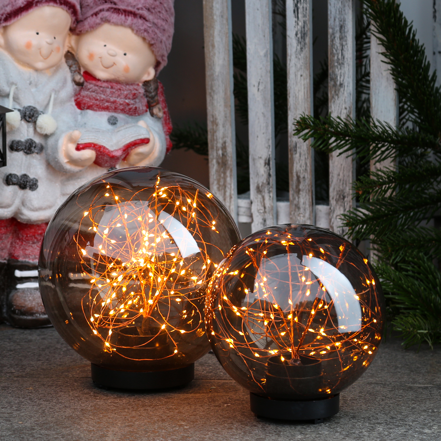 LED Kugel mit Drahtlichterkette - stehend - 80 bernsteinfarbene LED - D: 20cm - f. Außen