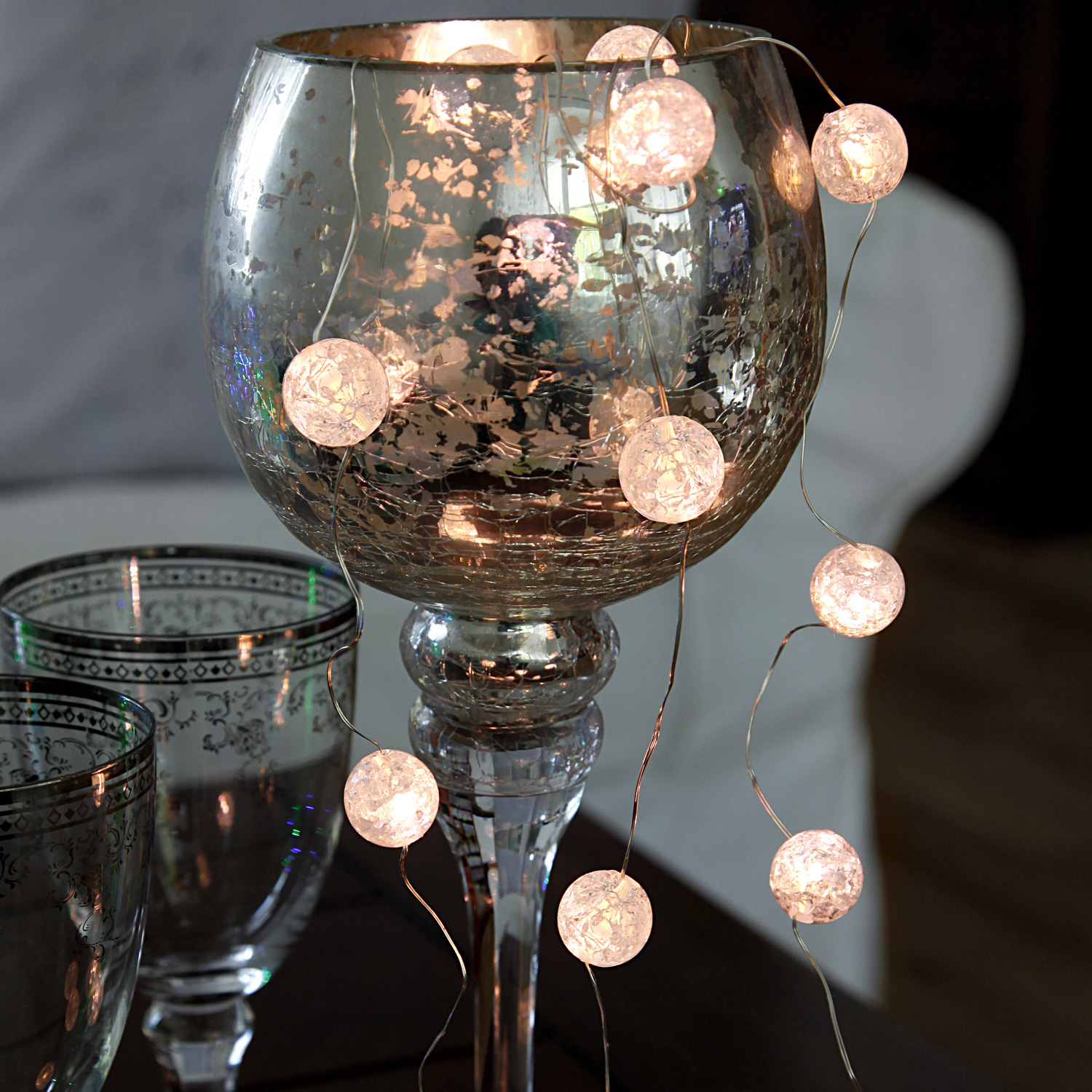 LED Draht Lichterkette "Kugeln" - 15 warmweiße LED - L: 1,4m - Batteriebetrieb - Timer - Transparent