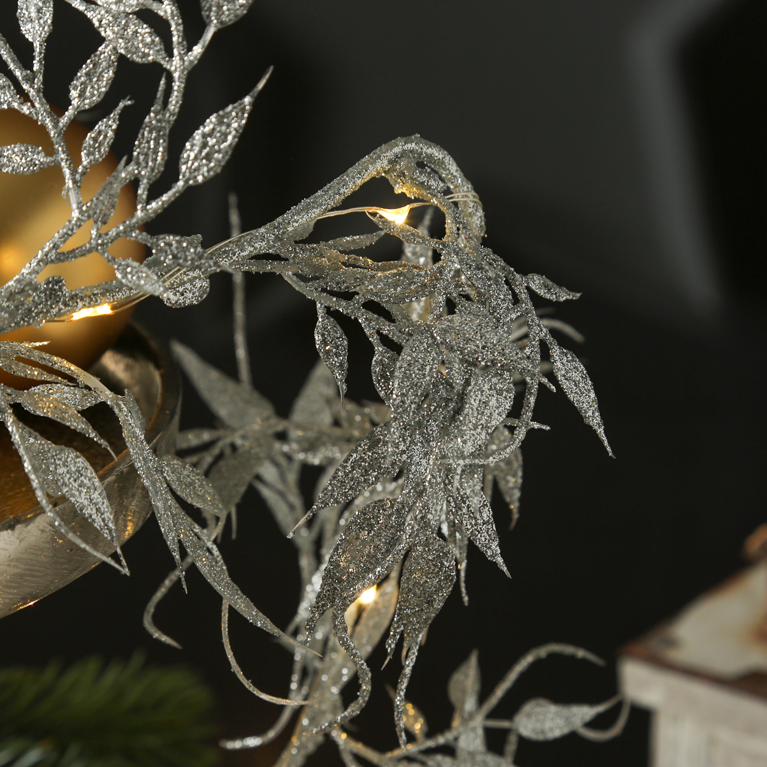 LED Drahtlichterkette Blätter mit Glitzer - 30 warmweiße LED - L: 150cm - Timer - Batterie - silber