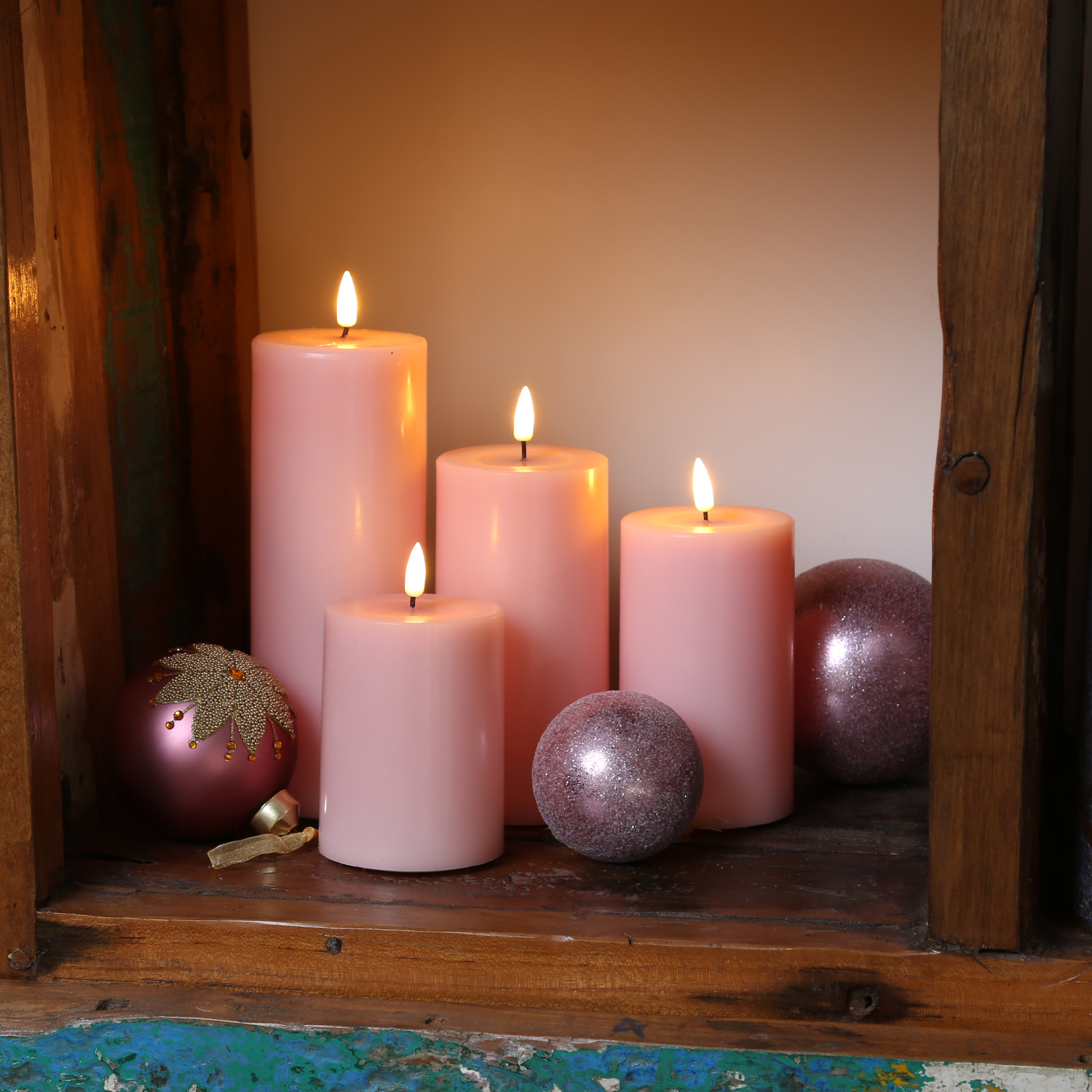 LED Stumpenkerze MIA - Echtwachs - realistische 3D Flamme - H: 10cm - Batteriebetrieb - rosa