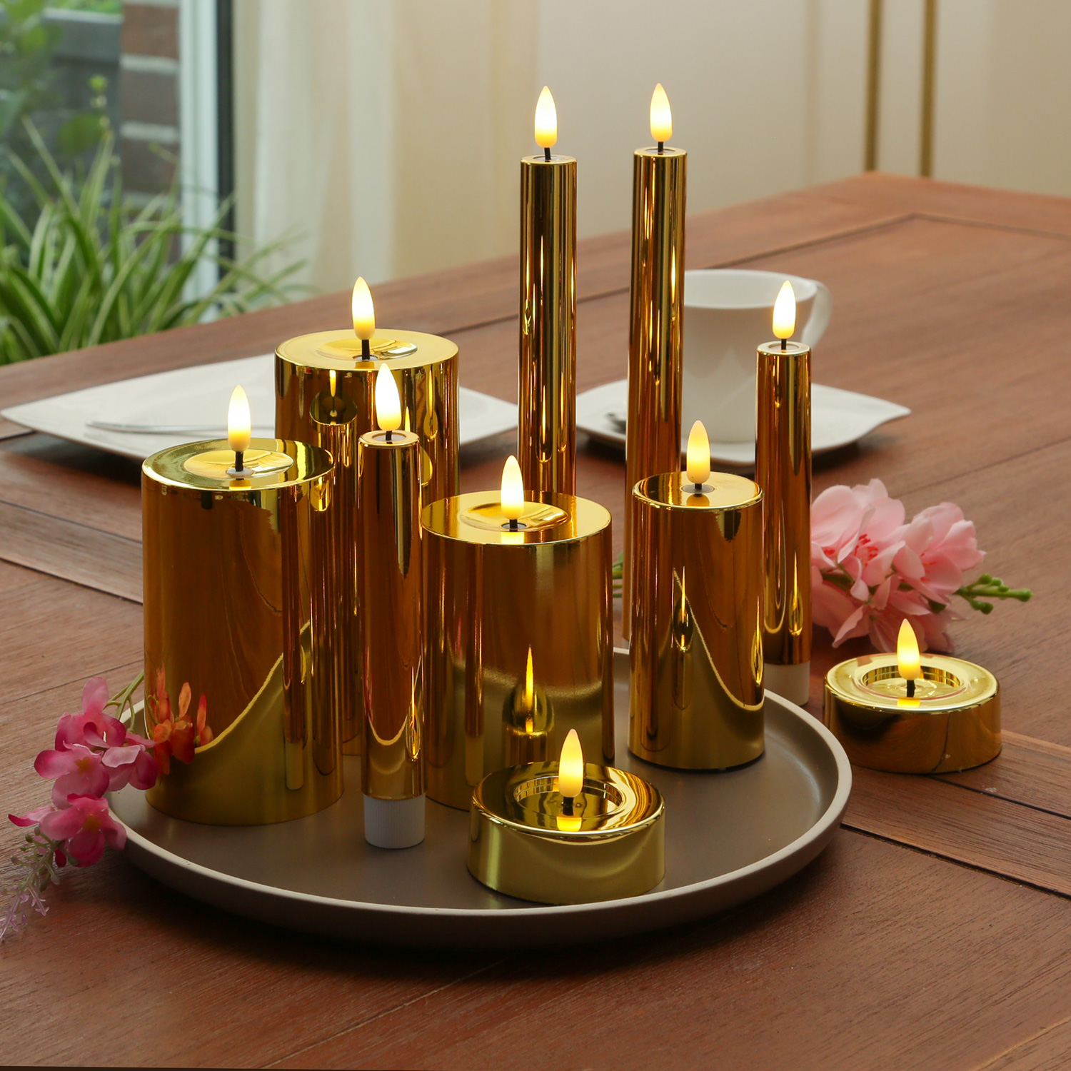 LED Kerze - Kunststoff - 3D Flamme - Timer - H: 15cm - D: 7,5cm - gold glänzend