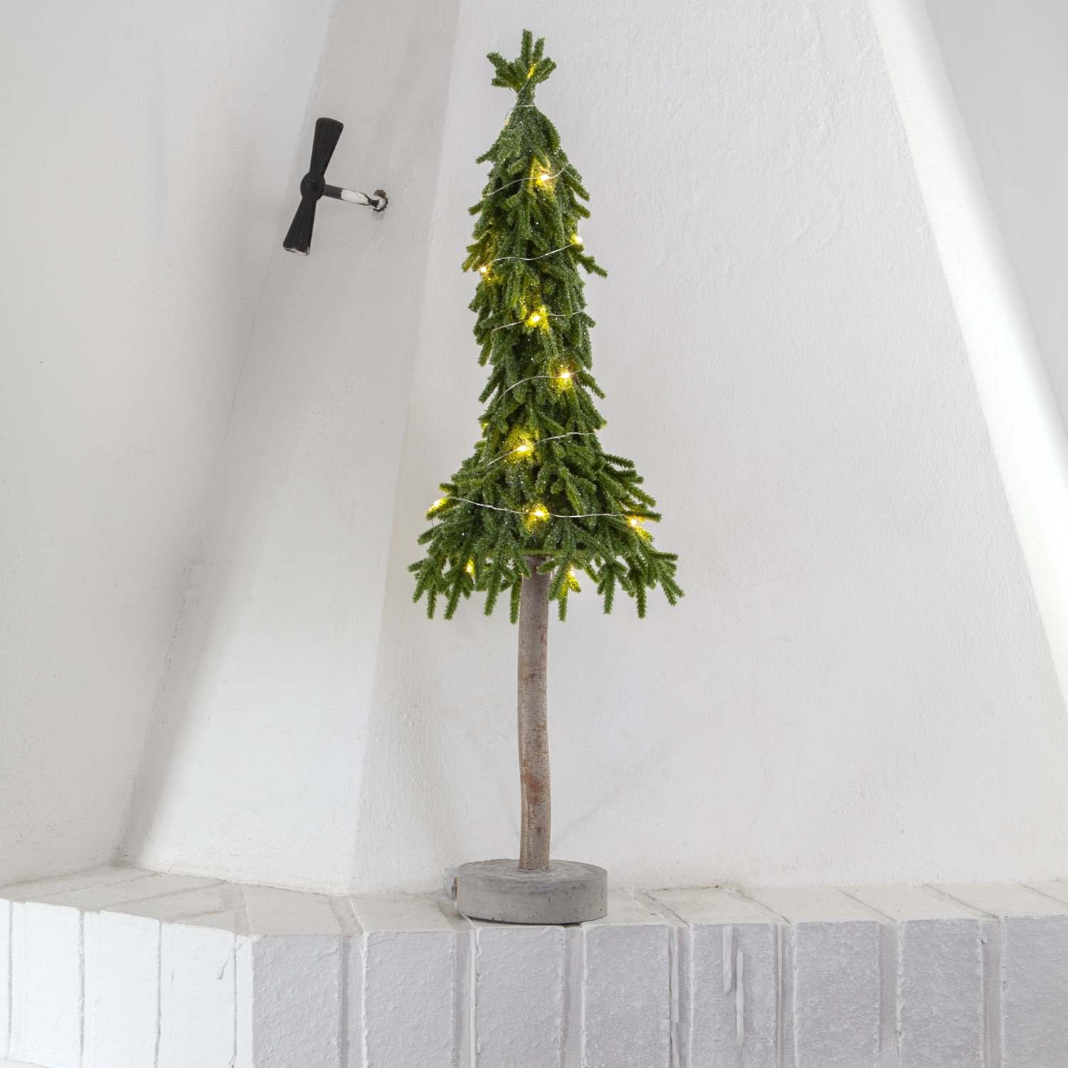LED Tannenbaum Lummer - stehend - Tischbaum - 20 warmweiße LED - H: 65cm - Batteriebetrieb - grün