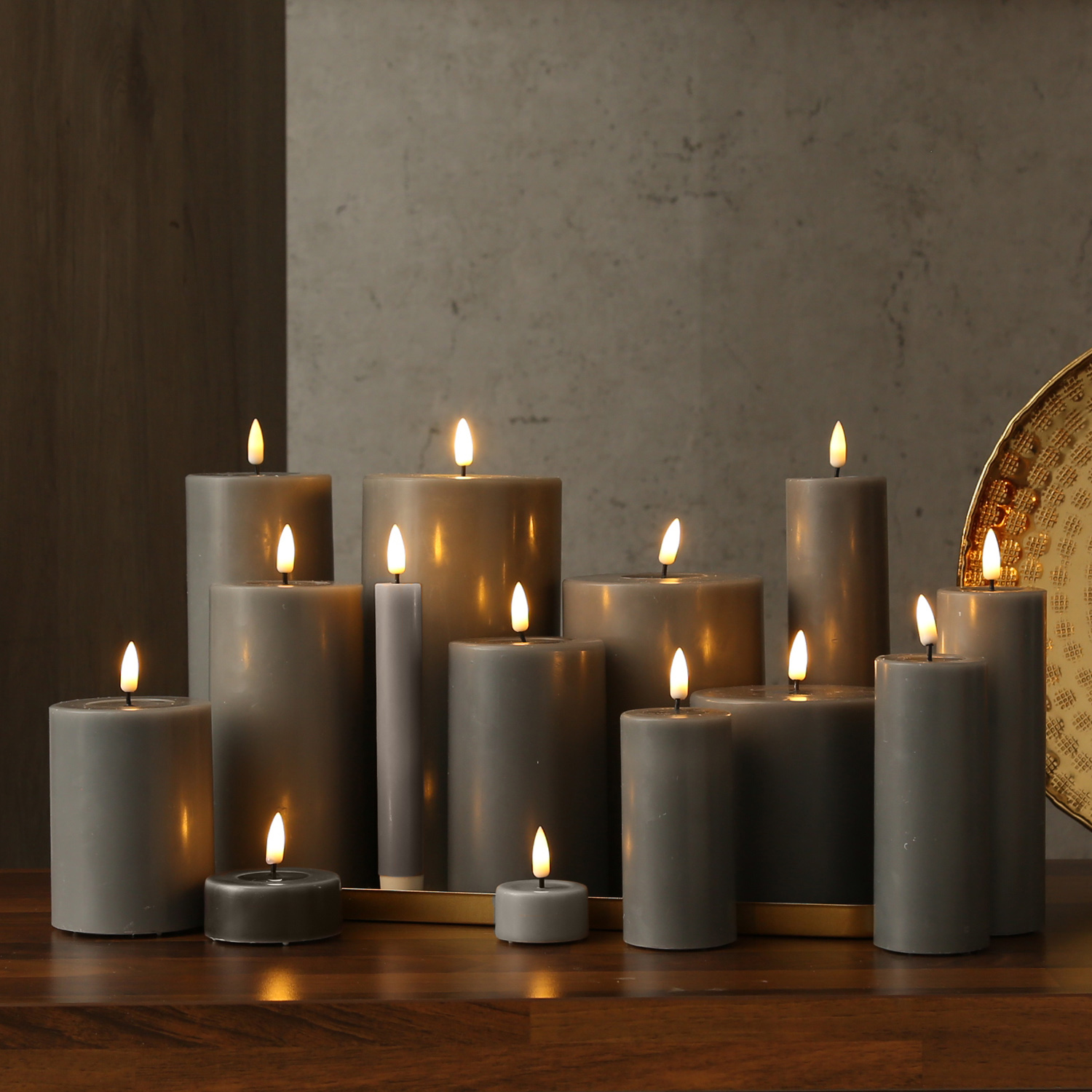LED Stabkerzen MIA - Echtwachs - realistische 3D Flamme - H: 24cm - Batteriebetrieb - grau - 2 Stk. LED Stabkerzen MIA - Echtwachs - realistische 3D Flamme - H: 24cm - Batteriebetrieb - grau - 2 Stk.