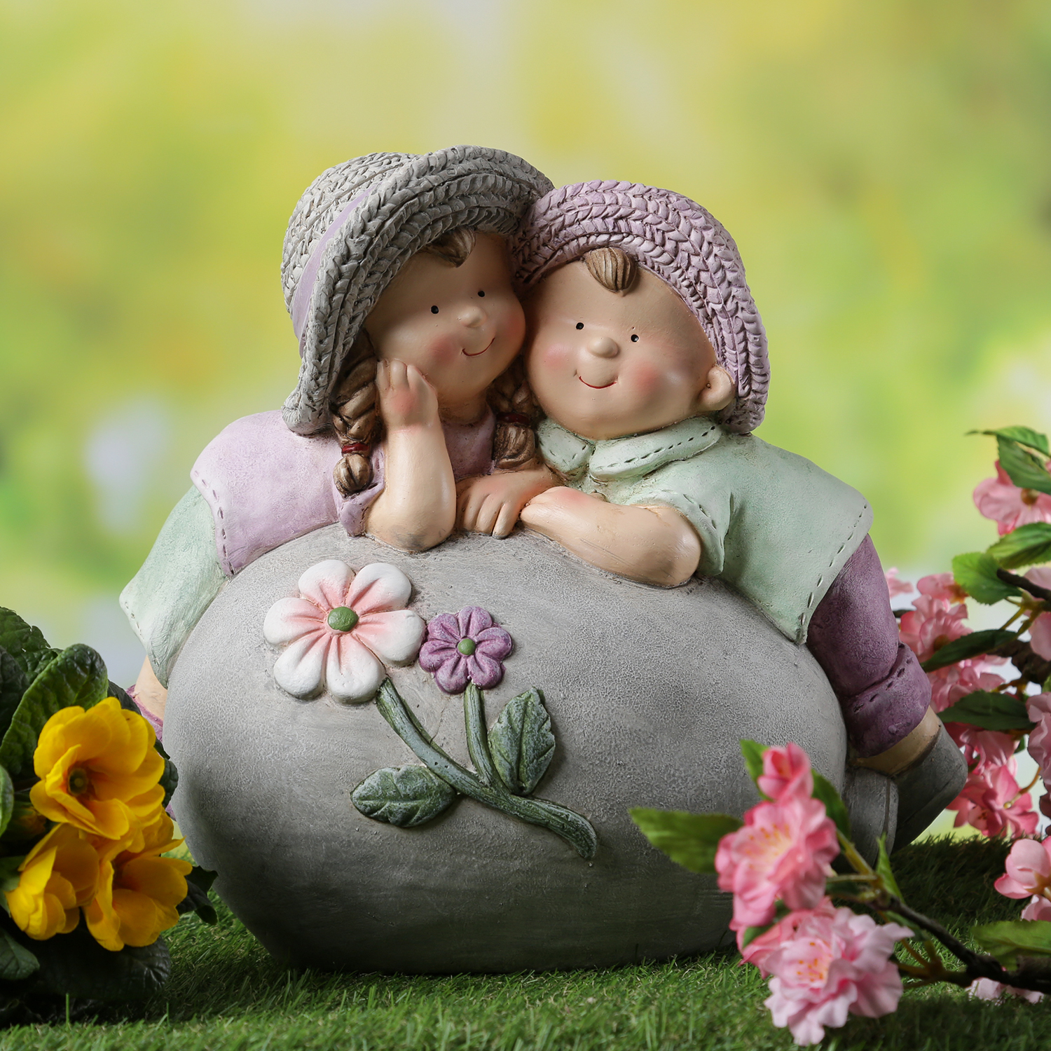 Dekofigur Klara - Mädchen mit Blumenkorb - Gartenfigur - Magnesia  - H: 39cm - bunt