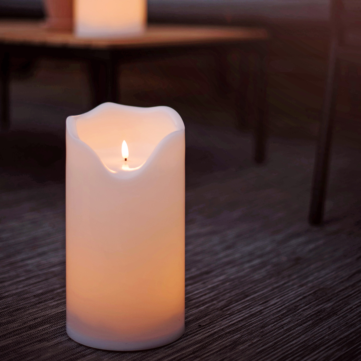 XXL LED Kerze - Outdoorkerze - H: 32,5cm/D: 10cm - Timer/Sensor - für Innen/Außen