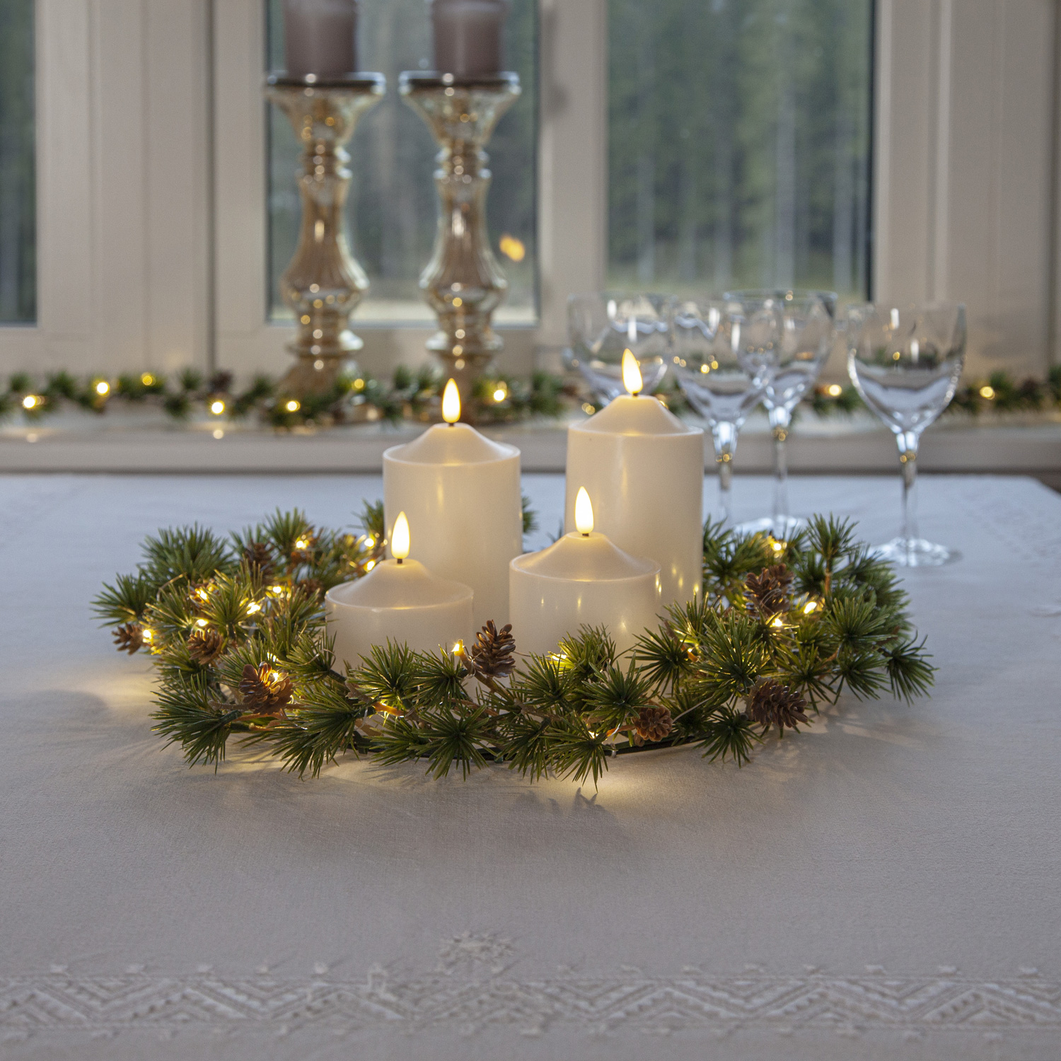 LED Tannenkranz LARIX - Kunststoff - 30 warmweiße LED - D: 40cm - Timer - Batterie - grün LED Tannenkranz LARIX - Kunststoff - 30 warmweiße LED - D: 40cm - Timer - Batterie - grün
